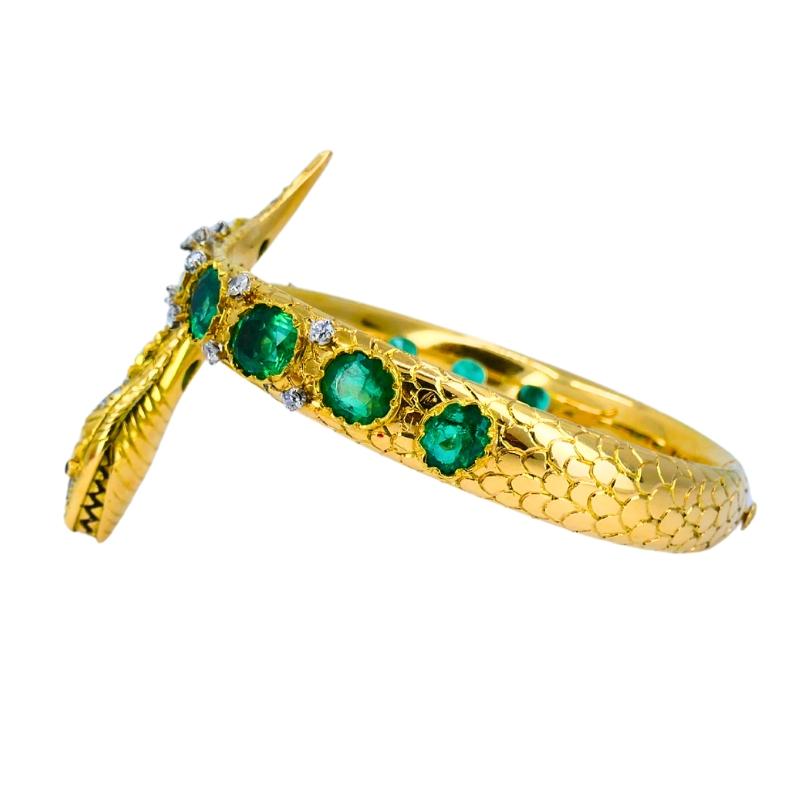 Pulsera de serpiente vintage Oro Esmeralda Diamantes Estate Jewelry en Bueno estado para la venta en Beverly Hills, CA