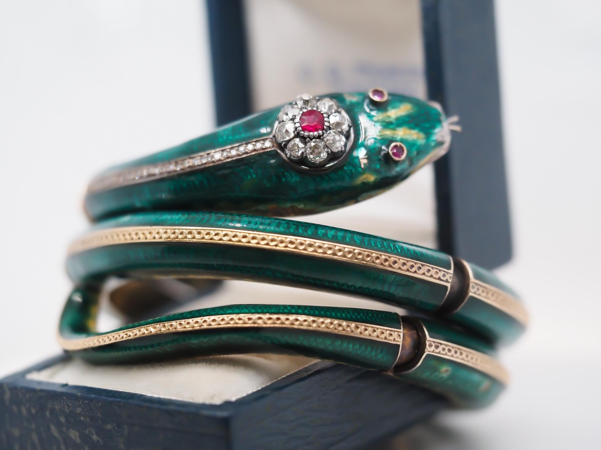 Bracciale vintage a forma di serpente con occhi di rubino e testa di diamante Old Mine In condizioni buone in vendita a Hicksville, NY