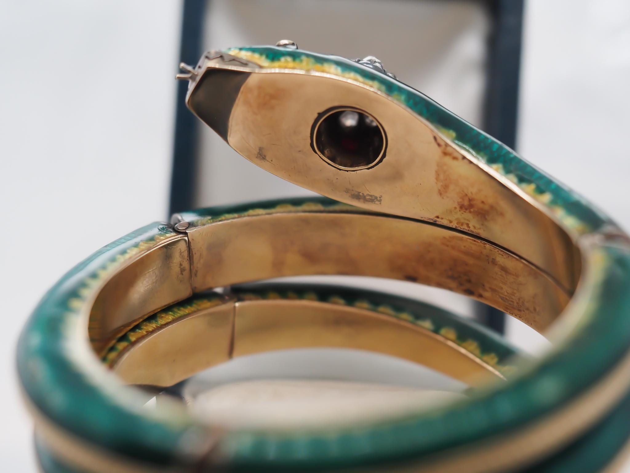 Bracciale vintage a forma di serpente con occhi di rubino e testa di diamante Old Mine in vendita 3