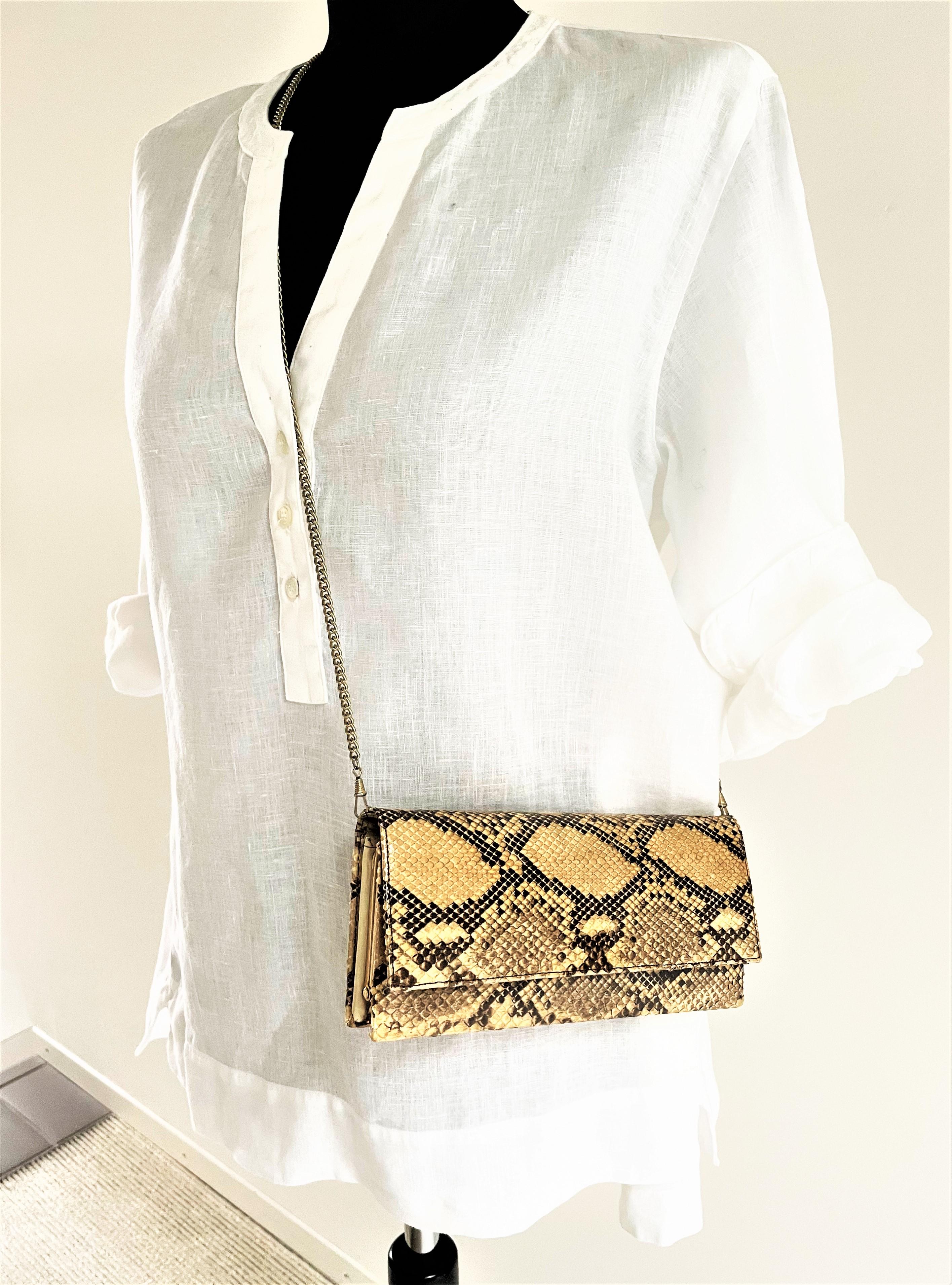 Beige Vintage snake clutch bag with detachable lang chain, UK 1920s For Sale