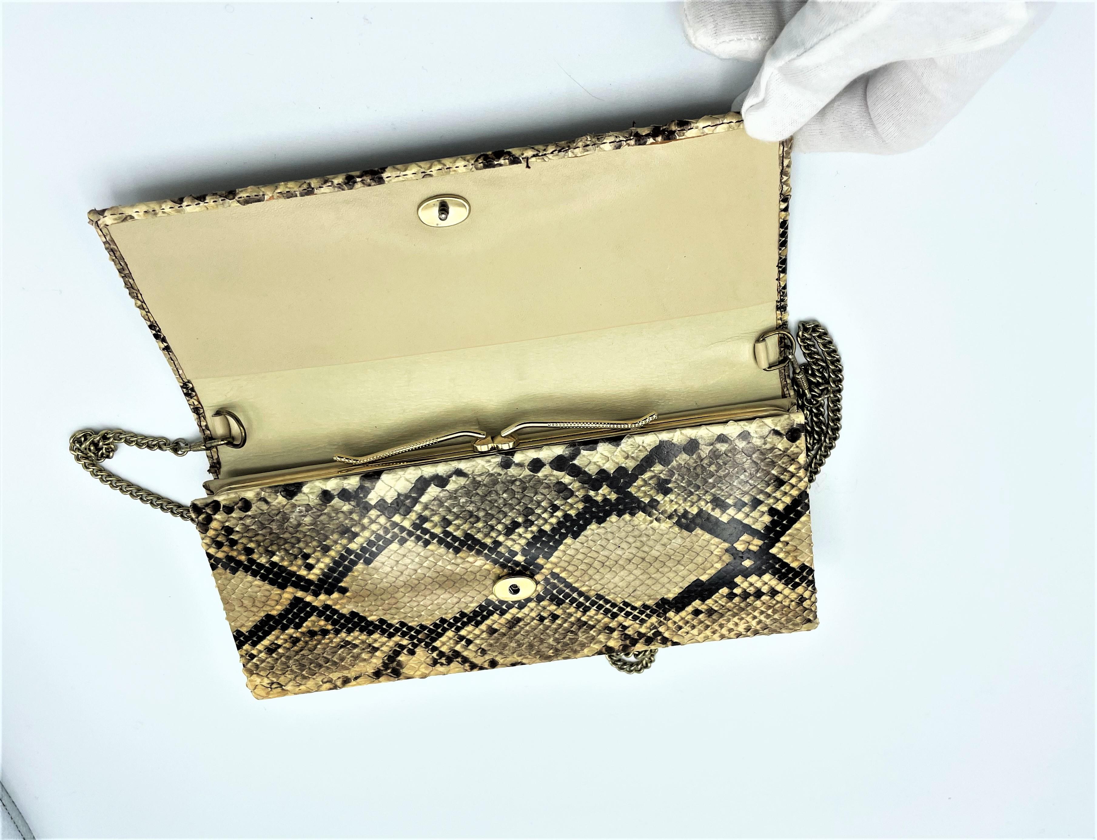 Vintage Schlangen-Clutch-Tasche mit abnehmbarer Langkette, UK 1920er Jahre im Angebot 3