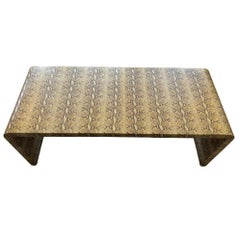 Vintage-Wasserfall-Couchtisch aus Leder mit Schlangenmuster