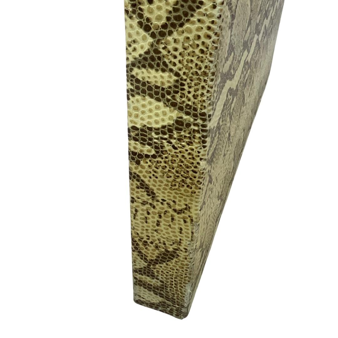 Fin du 20e siècle Table basse vintage en cuir imprimé serpent en vente