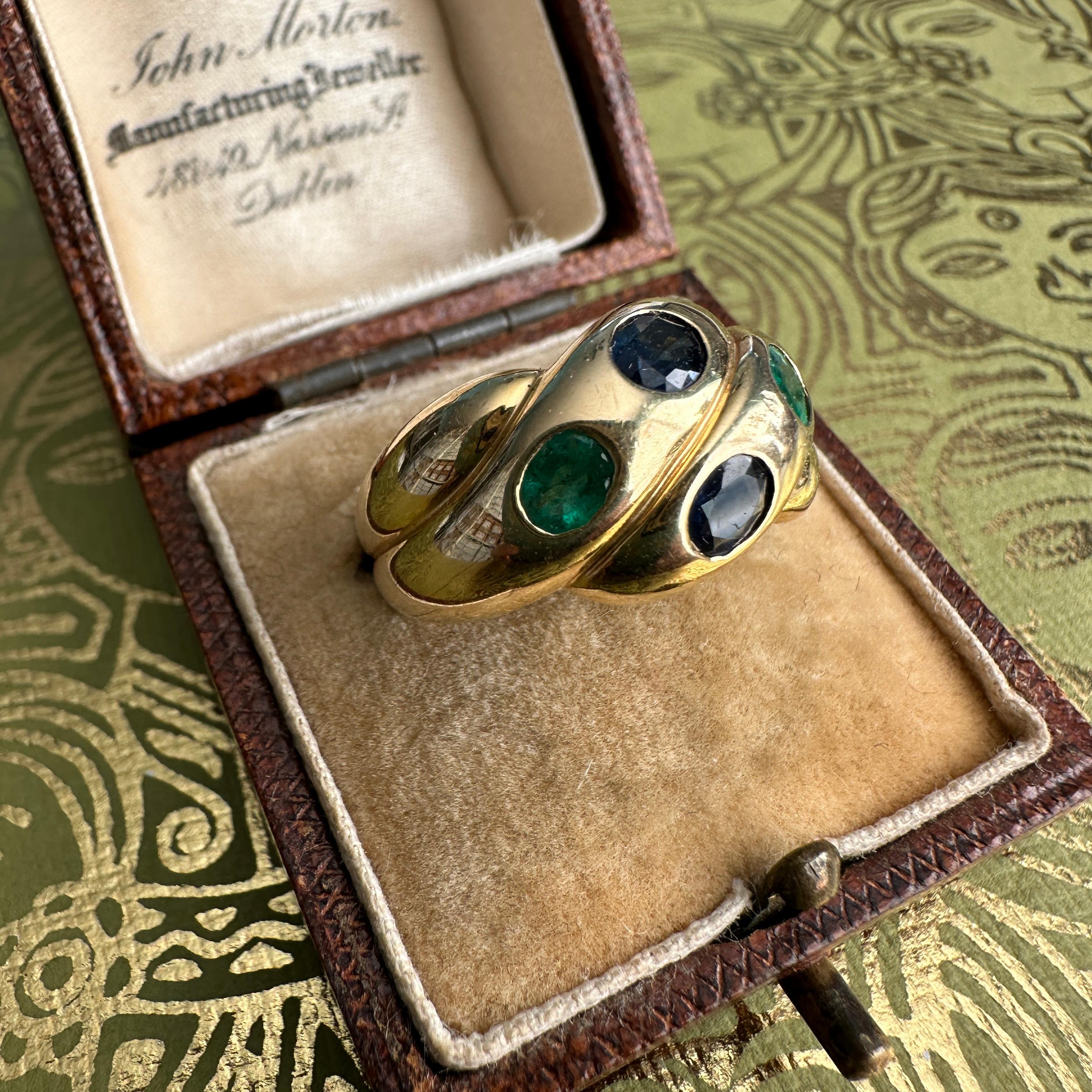 Vintage Snake Ring 18K Gold Emerald Sapphire For Sale 2