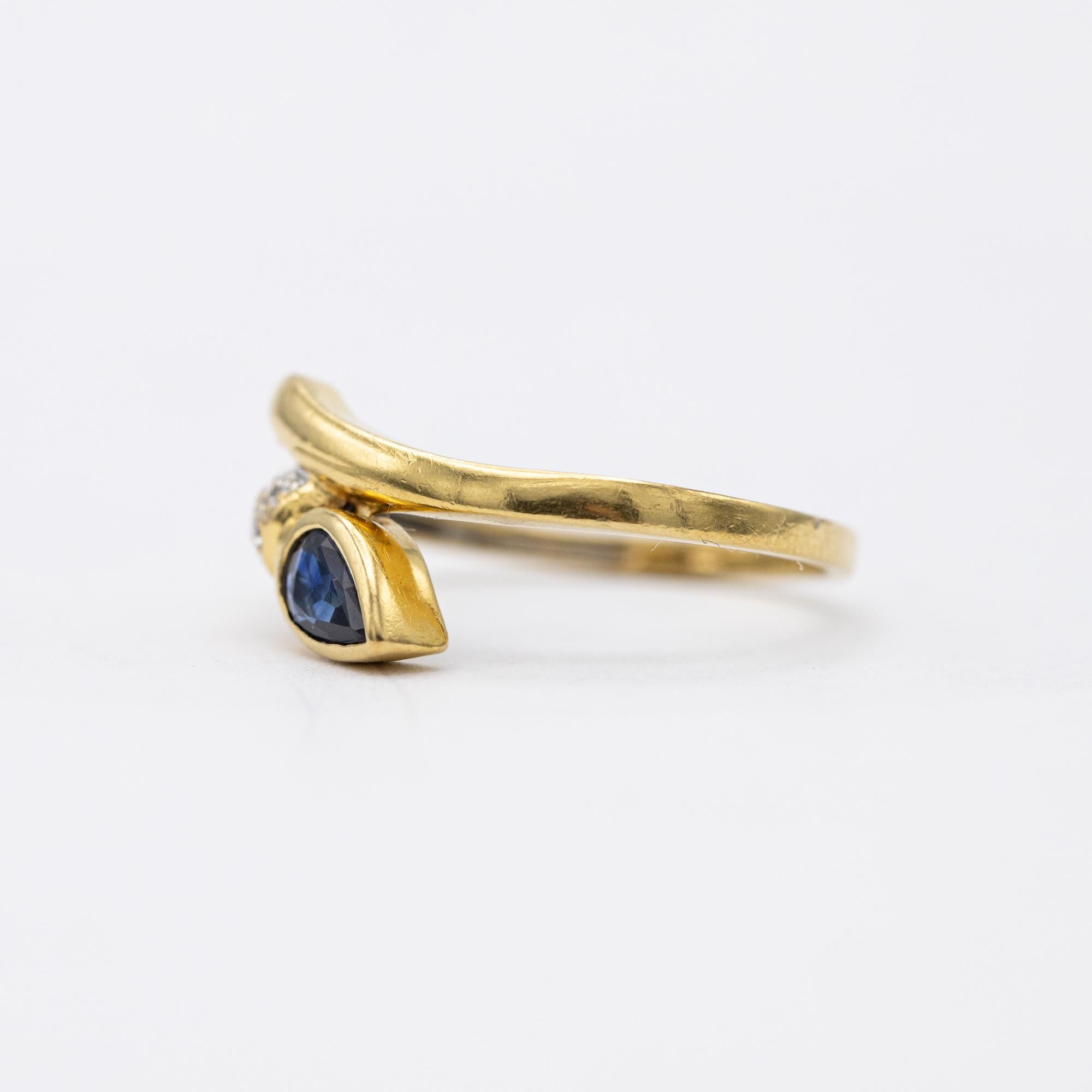 Pear Cut Vintage Snake Ring - Victorian symbol of eternal Love - 18k yellow gold ring For Sale