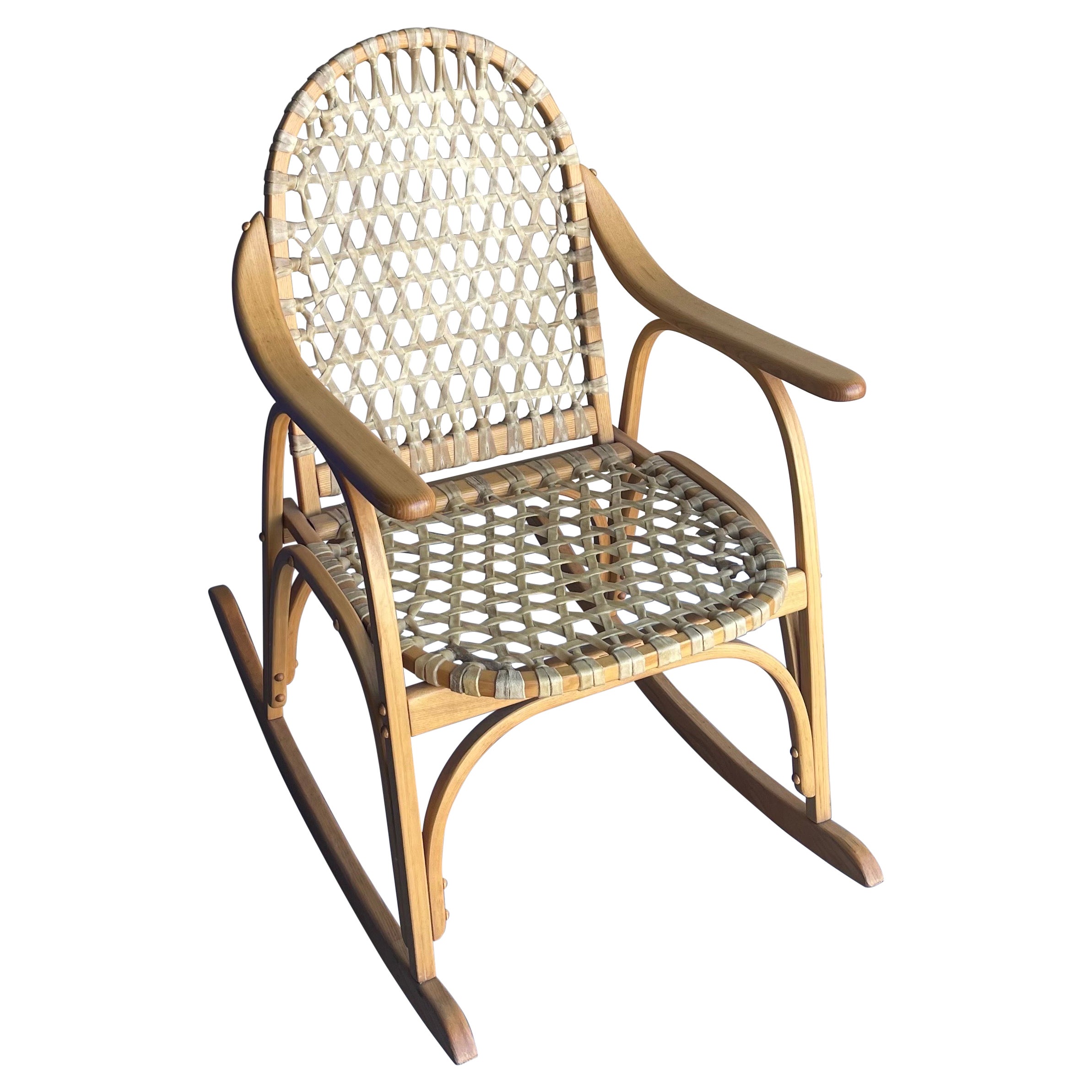 Chaise à bascule vintage en fer à neige d'Iverson Snowshoe Co.