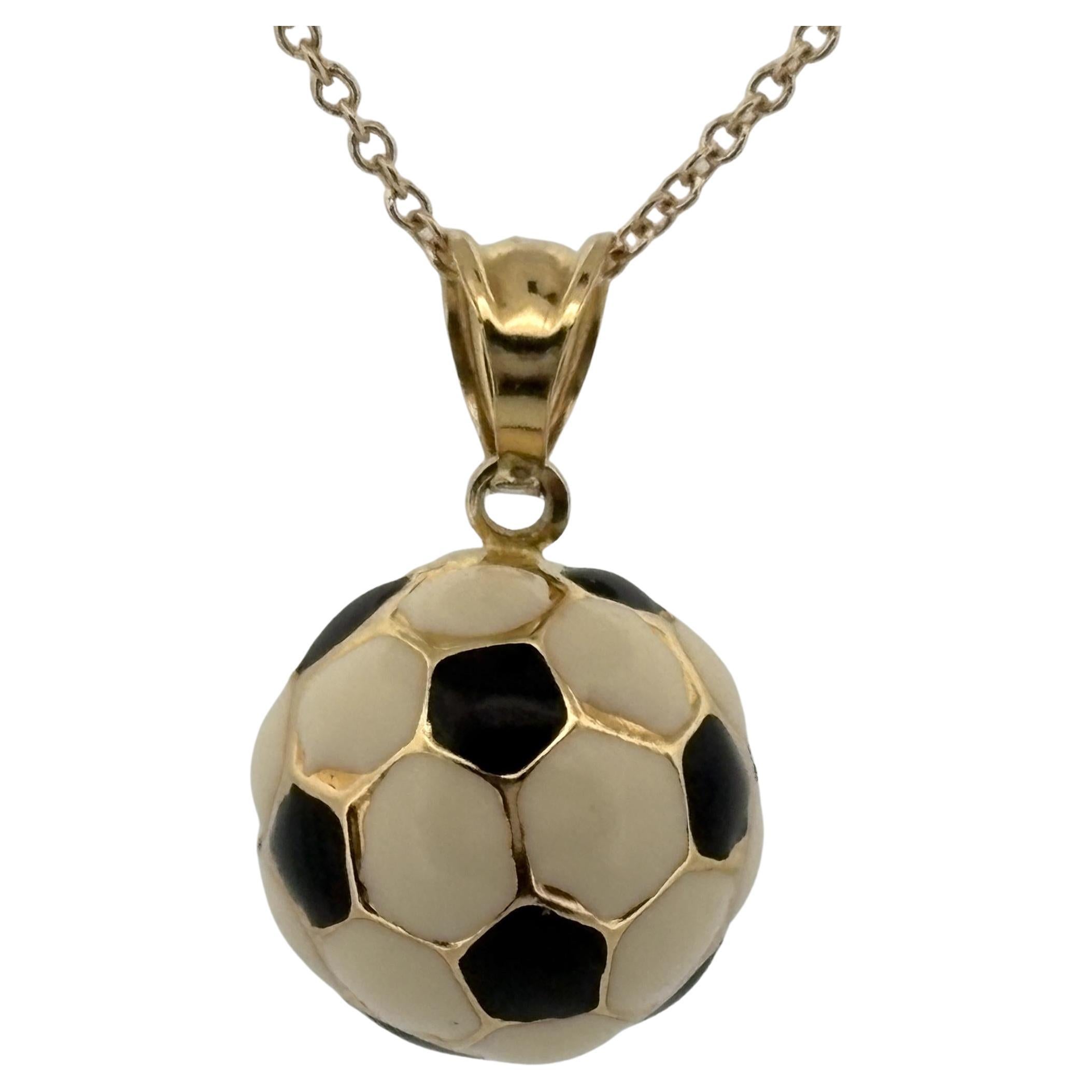 Vintage Soccer Ball Pendant in 14k Gold 
Enamel, Italy en vente