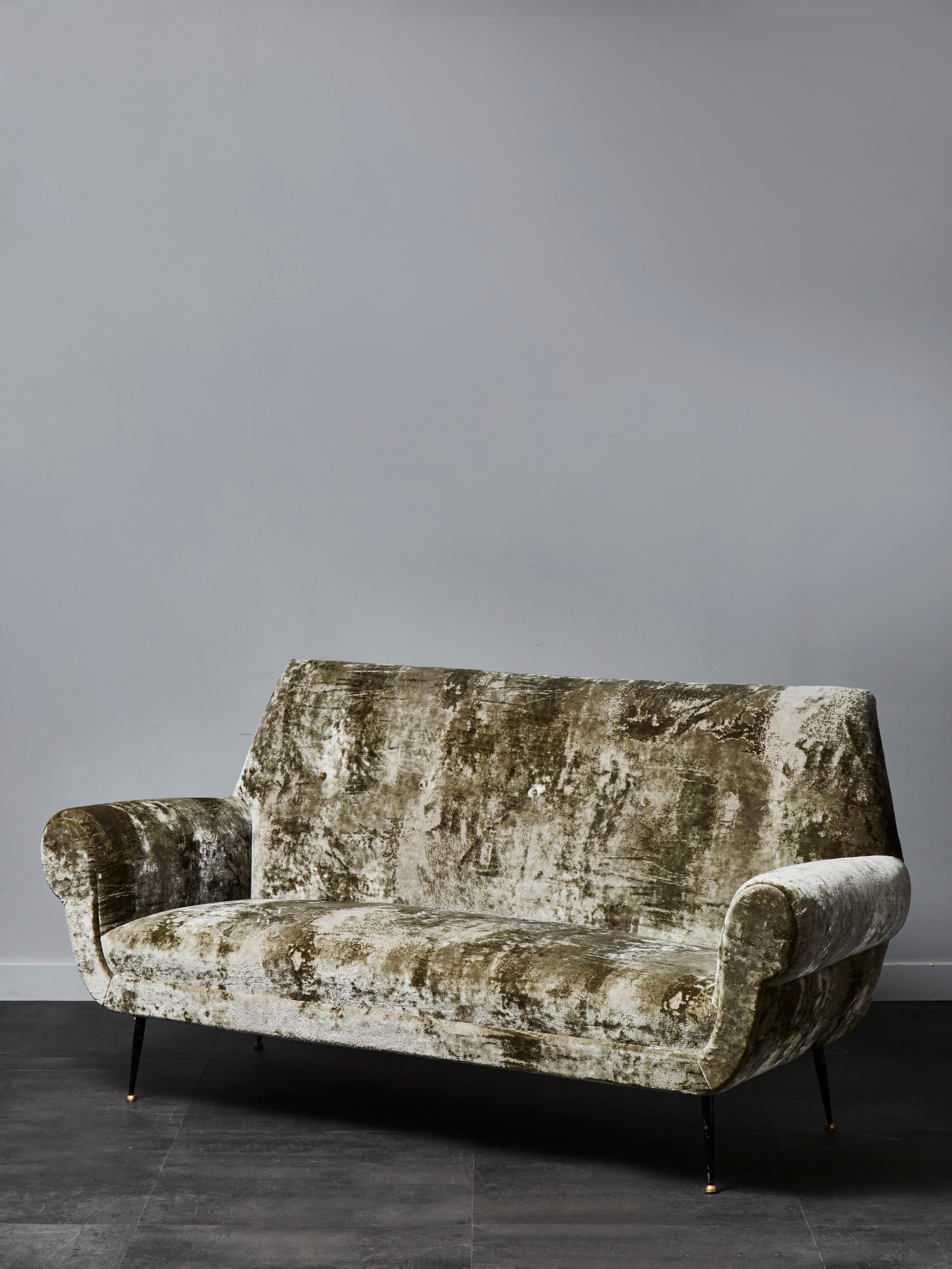 Kostenloses Vintage-Sofa (Moderne der Mitte des Jahrhunderts) im Angebot