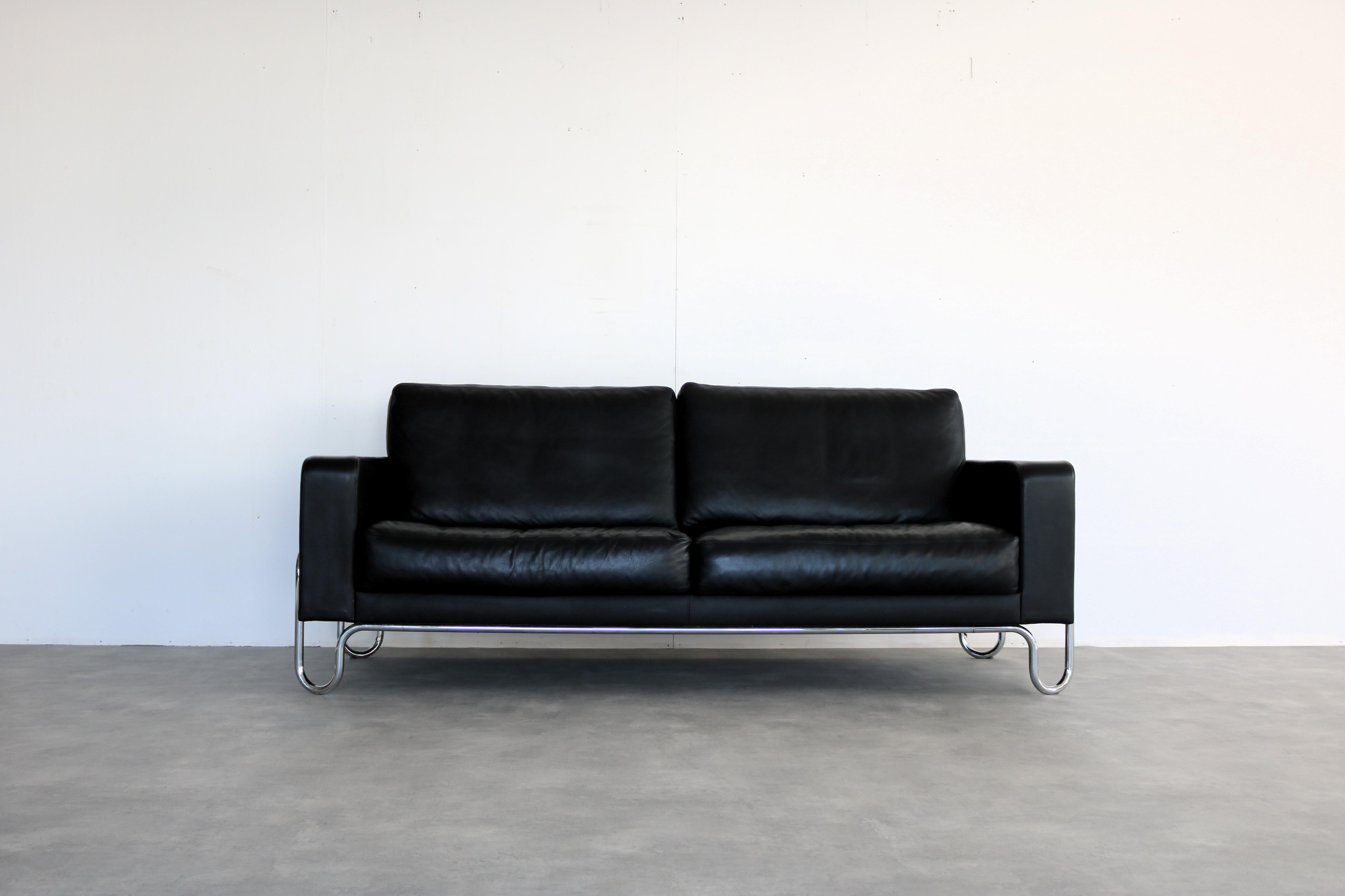 vintage sofa  design sofa  Gispen  AD-B3

design  W.H. Gispen  Dutch Originals  The Netherlands
condition  excellent  minimal signs of use
size  90 x 210 x 90 (hxwxd) seat height 46 cm;

details  leather; chrome; model AD-B3;

article number  2117