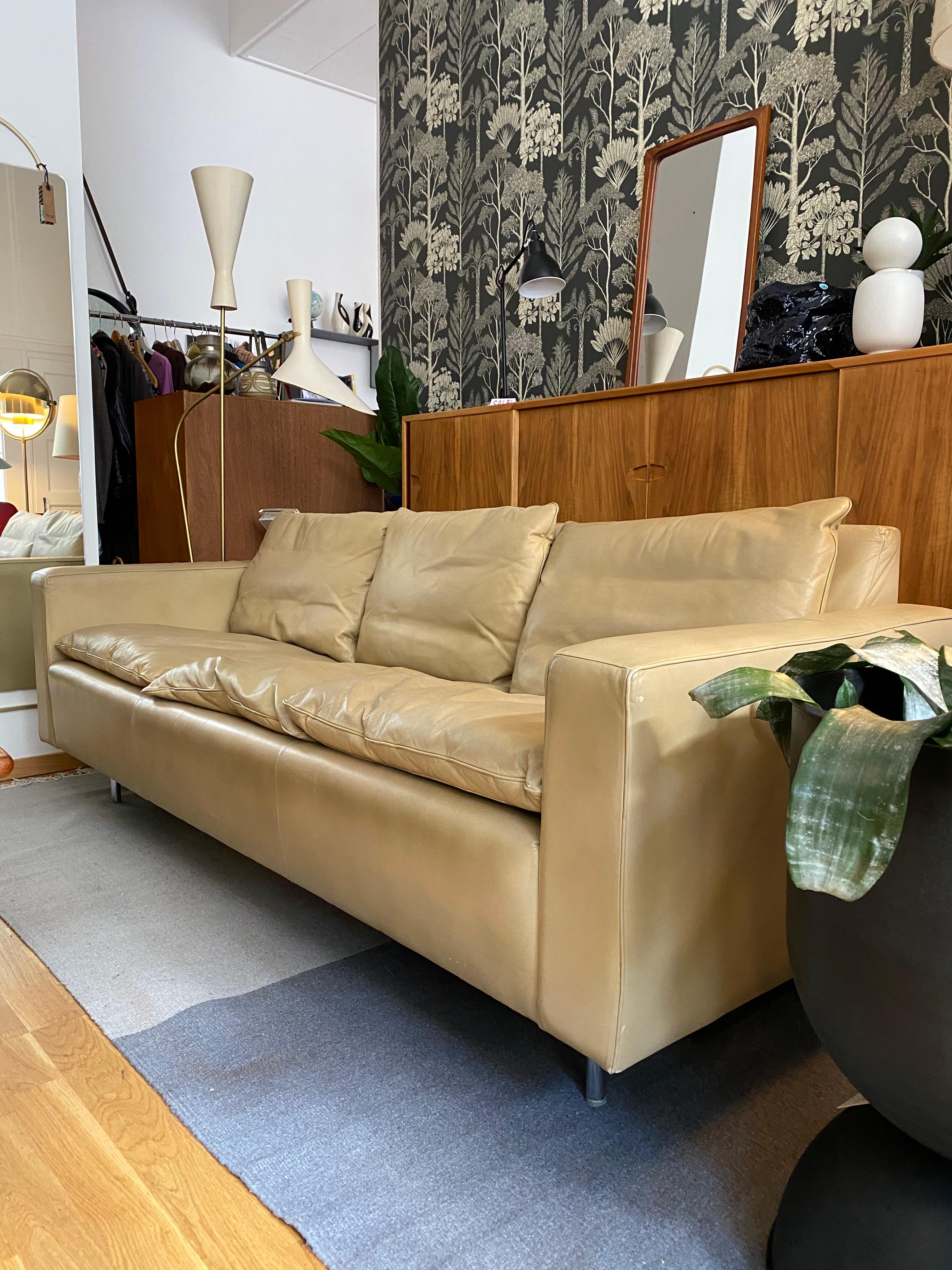 Mid-Century Modern Vintage Sofa Hugo Peters Leather Switzerland, 70s For Sale