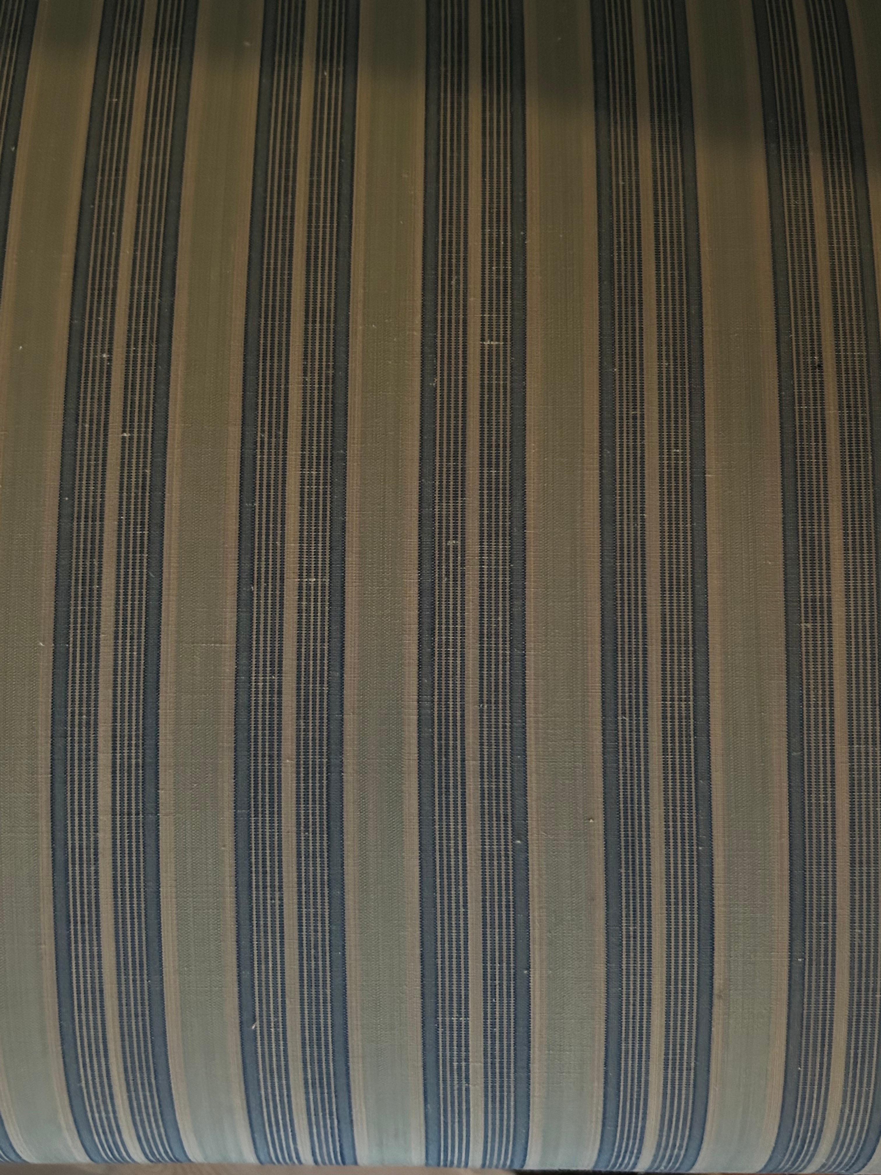 Sofa vintage en tissu rayé personnalisé par l'appartement, Suède, 1950 en vente 4