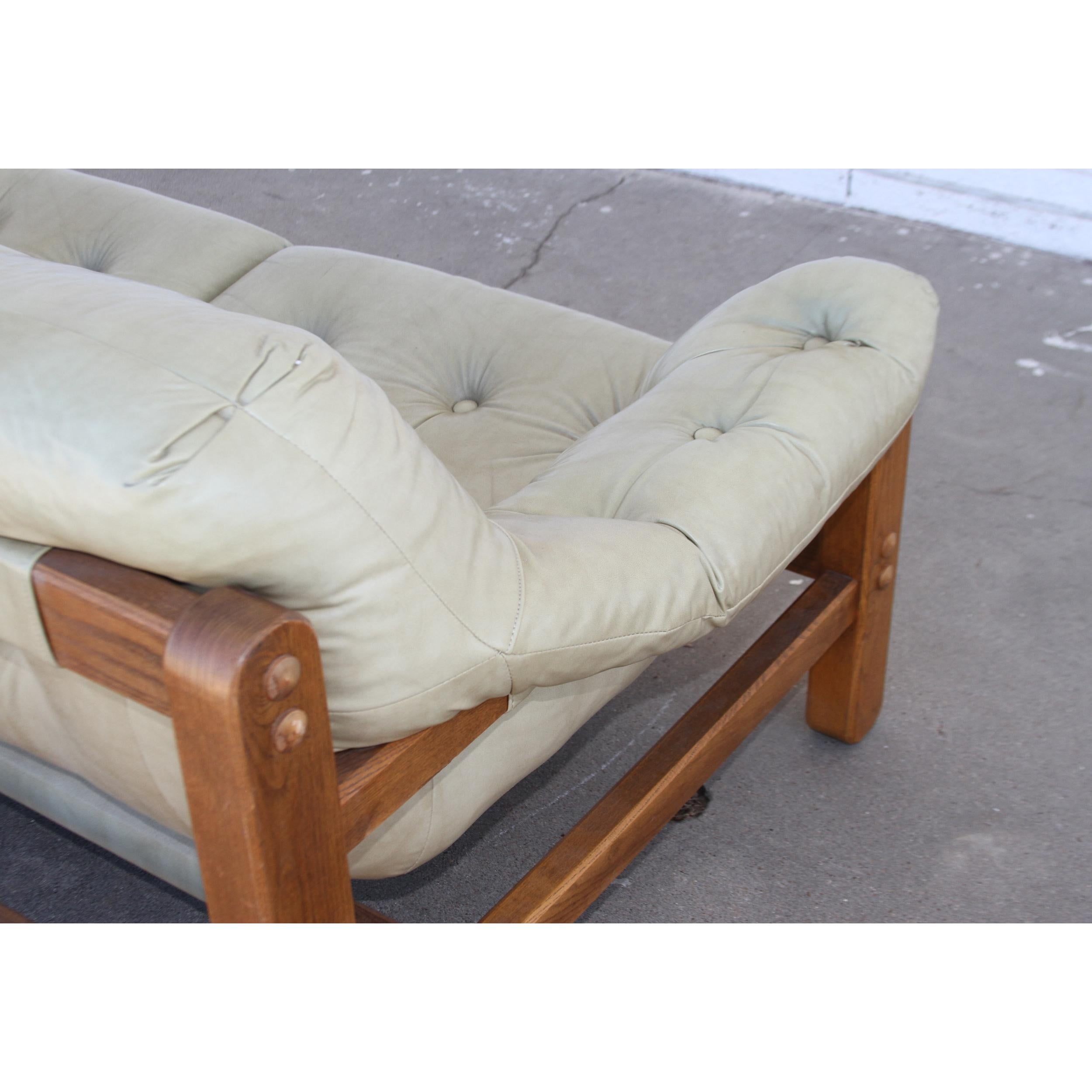 Canapé vintage dans le style de Percival Lafer en vente 8