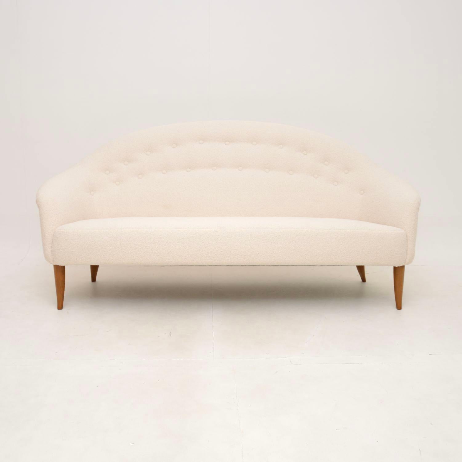 A beautiful and iconic vintage sofa ‘Paradiset’ by Kerstin Horlin Holmquist. This was made in Sweden, it dates from the 1960’s.

It has a stunning design and is of amazing quality. This is very comfortable as well as extremely stylish.

This is in