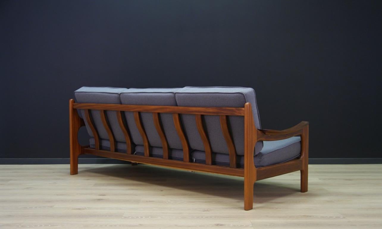 Vintage Sofa Retro Midcentury Classic In Good Condition In Szczecin, Zachodniopomorskie