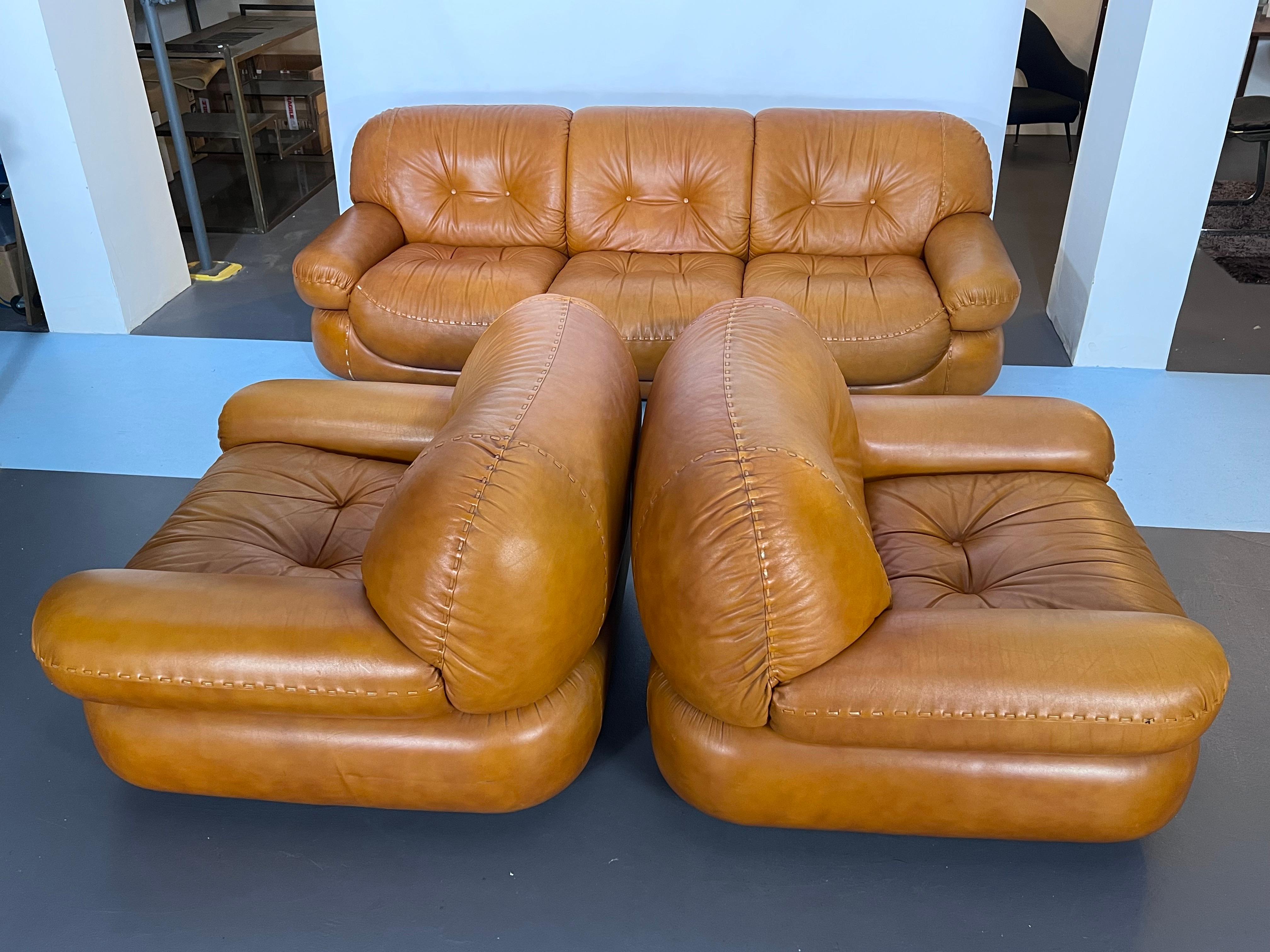Vintage Sofa Set in Cognac Leather by Sapporo for Mobil Girgi, Italy, 1970s For Sale 4