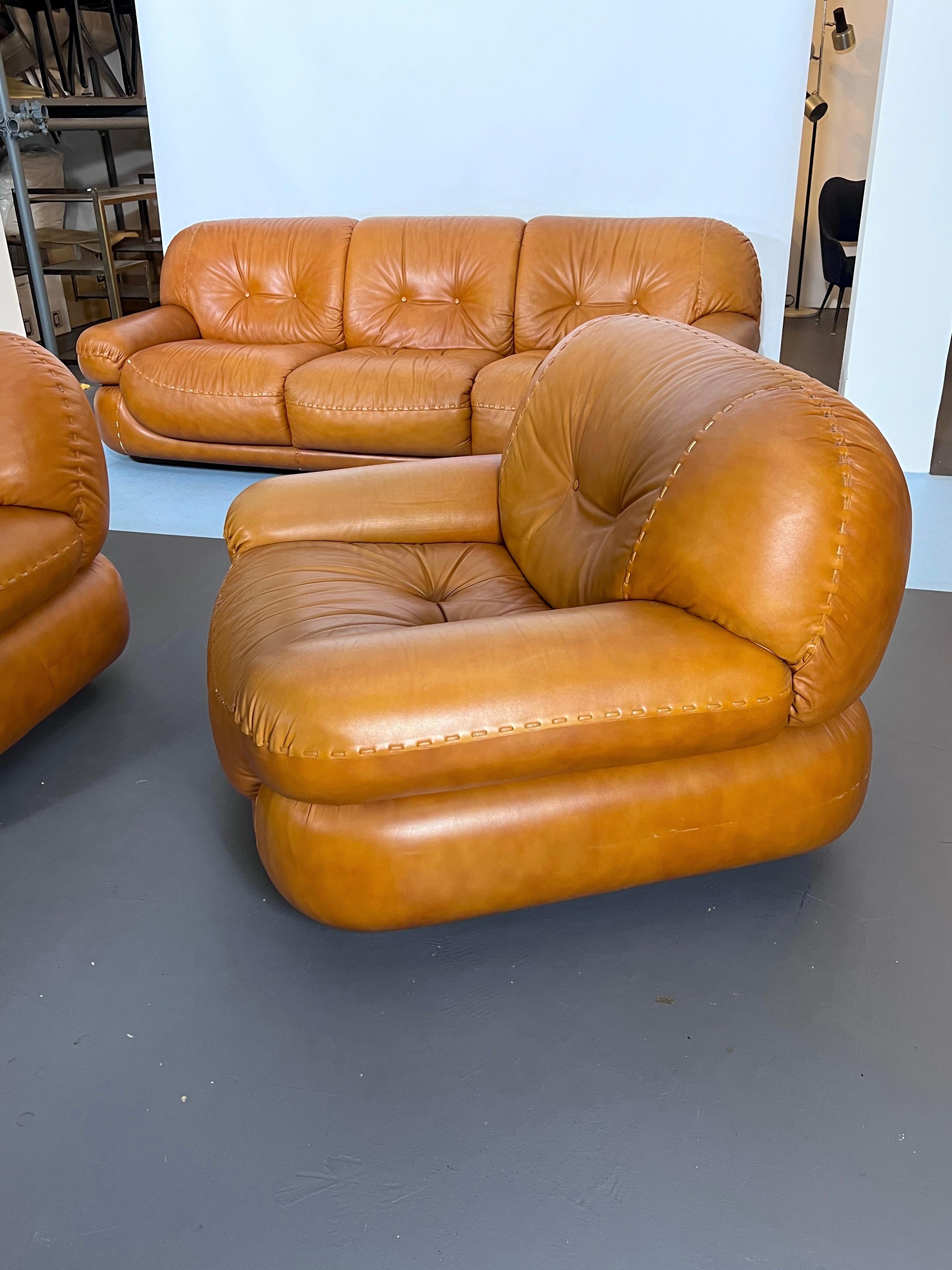 Vintage Sofa Set in Cognac Leather by Sapporo for Mobil Girgi, Italy, 1970s For Sale 1
