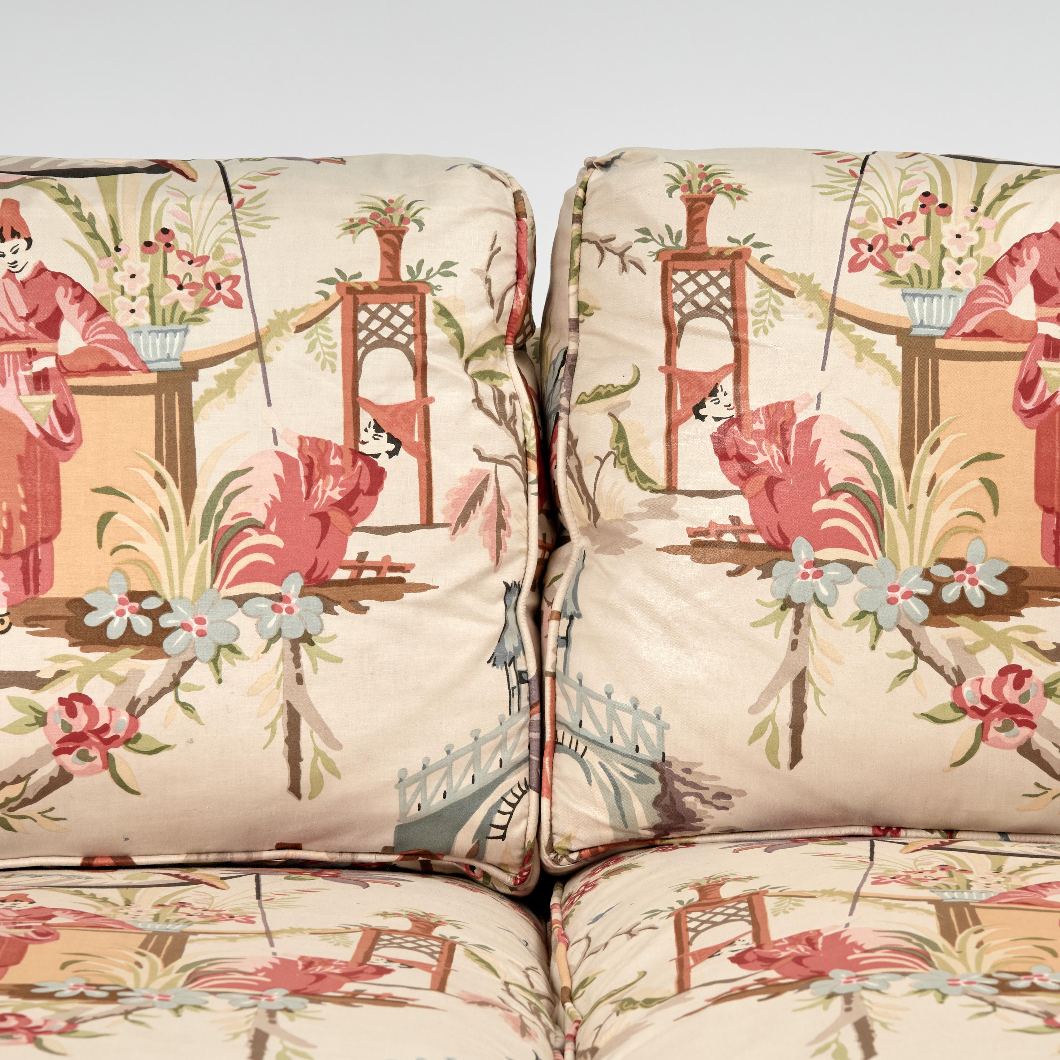 Vintage Sofa with Chinoiserie Upholstery by Baker Hecho a mano en venta