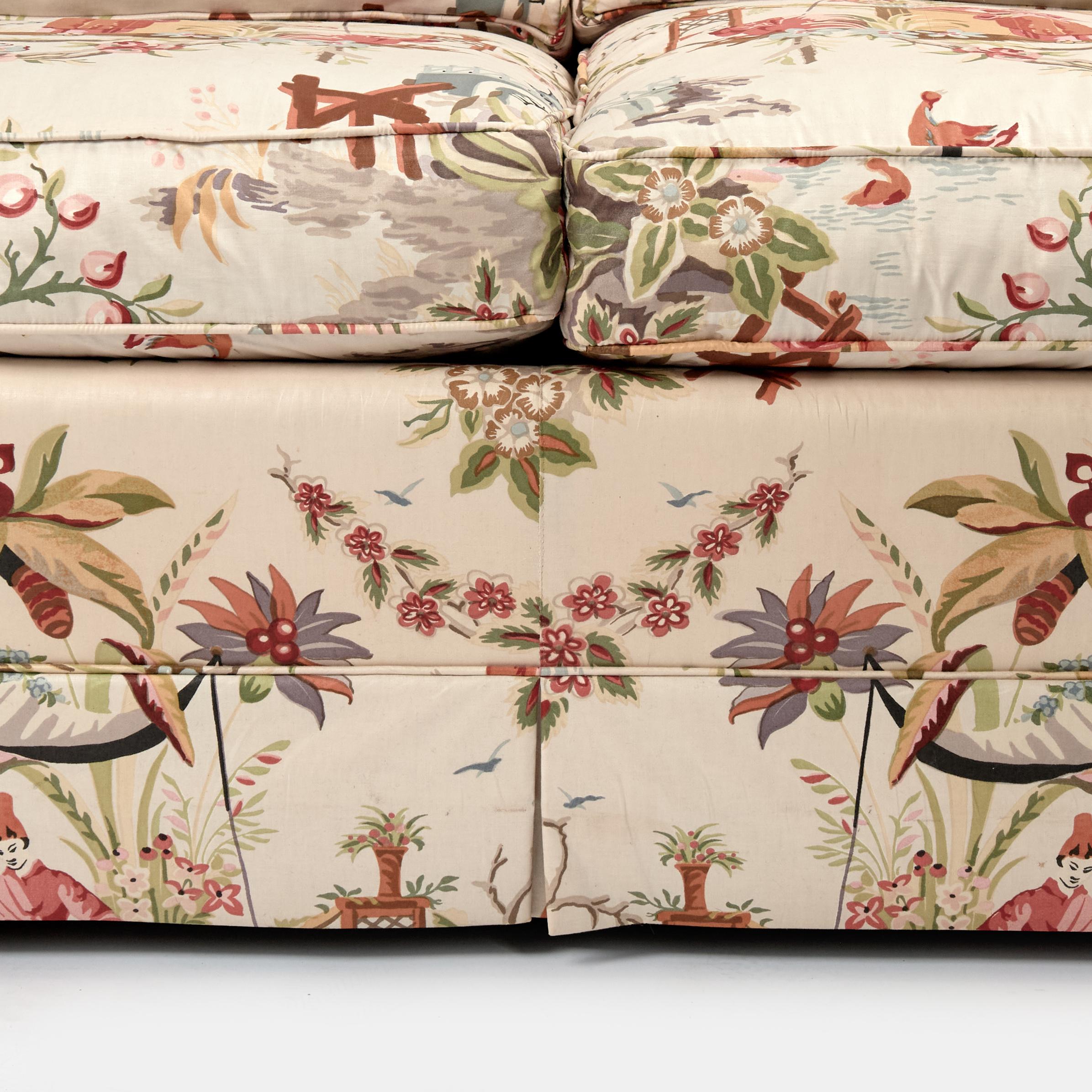 Vintage Sofa with Chinoiserie Upholstery by Baker Tapicería en venta