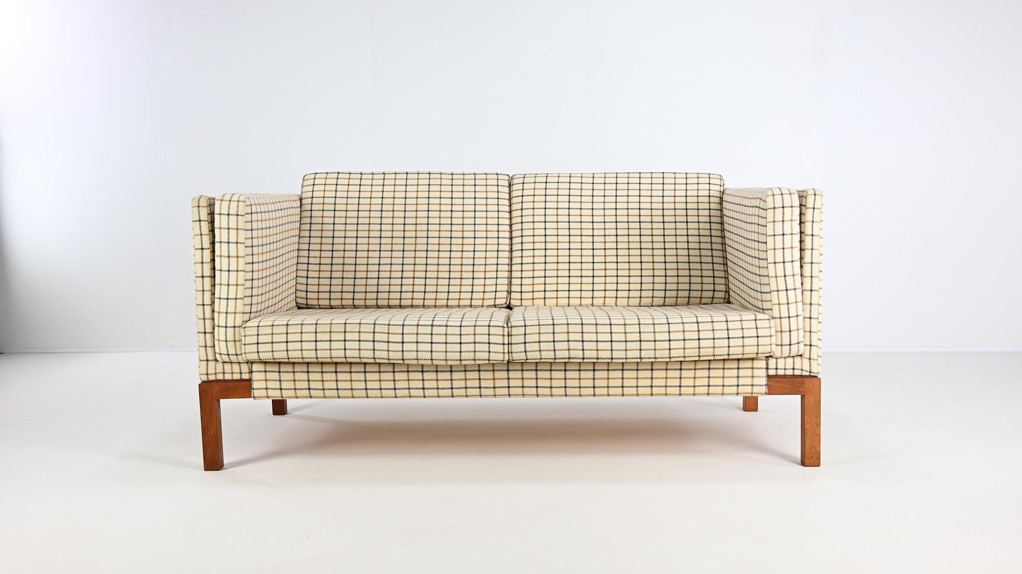Scandinave moderne Sofa vintage, rembourrage en laine et teck. Danemark, C.1960 en vente