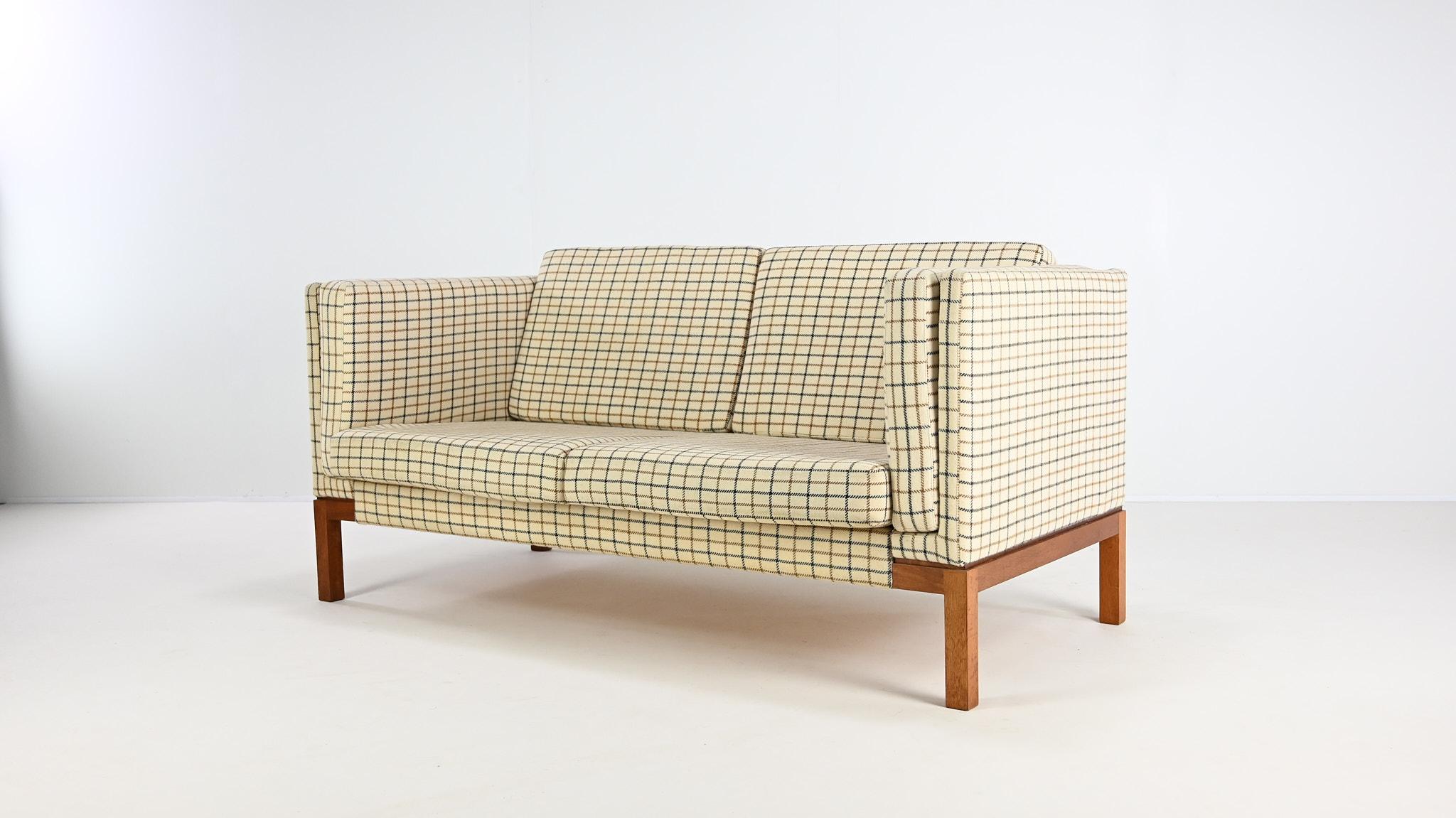 Danois Sofa vintage, rembourrage en laine et teck. Danemark, C.1960 en vente