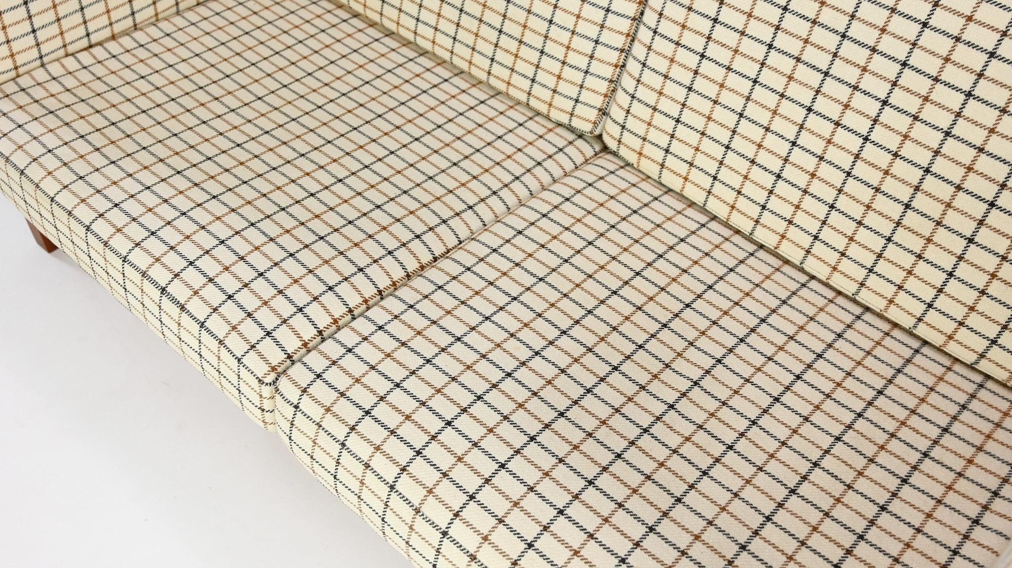 Sofa vintage, rembourrage en laine et teck. Danemark, C.1960 en vente 1