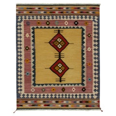 Tappeto Sofreh Kilim vintage in cammello, con medaglioni rossi e bordi tribali by Rug & Kilim