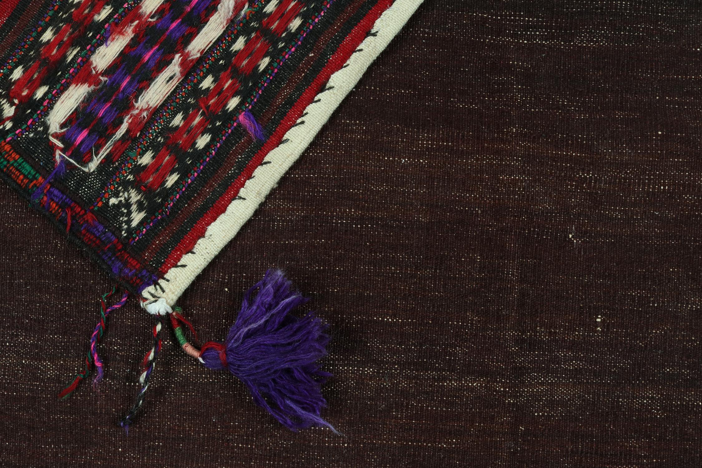 Sofreh Persischer Kelim-Teppich in braunem offenem Feld von Teppich & Kilim (Ende des 20. Jahrhunderts) im Angebot