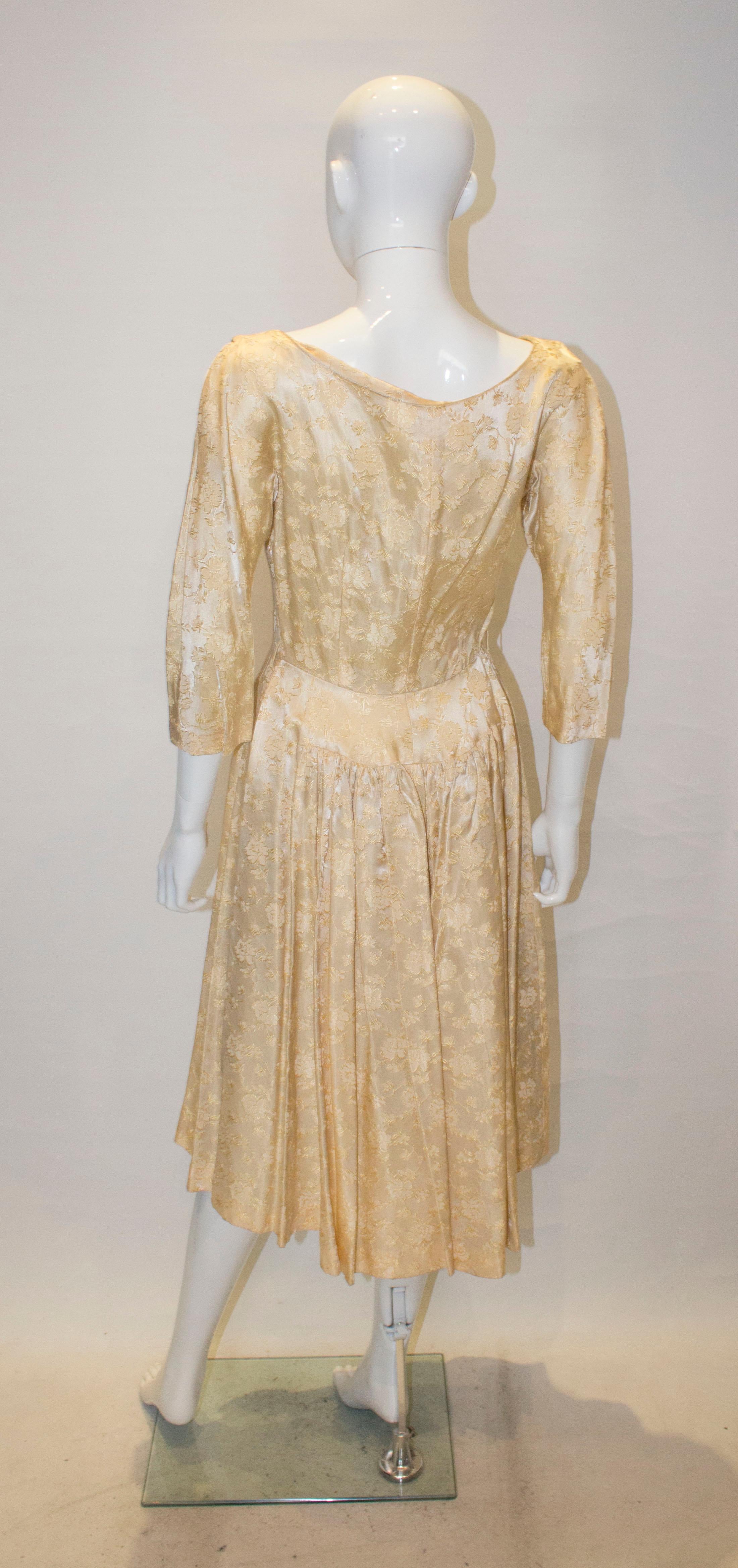 Vintage Soft Gold Brocade Cocktail Dress In Good Condition For Sale In London, GB