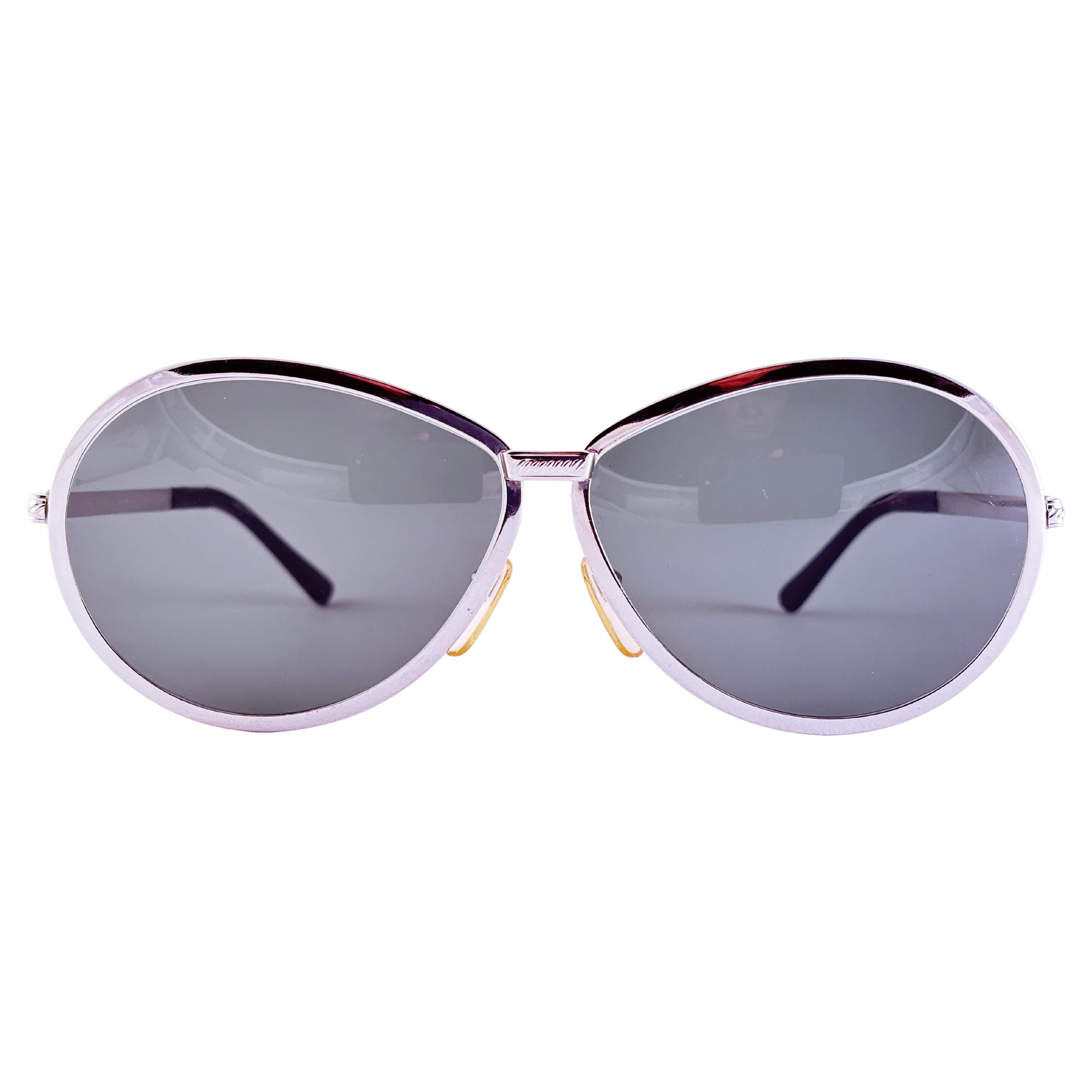 
Vintage Sol Amor Oversized Silver Frame  1970'S Sunglasses
Oversized Frame Holding Solid Grey Lenses

This Pair May Show Minor Sign Of Wear Due To More Than 60 Years Of Storage


Made In France


Front                                               