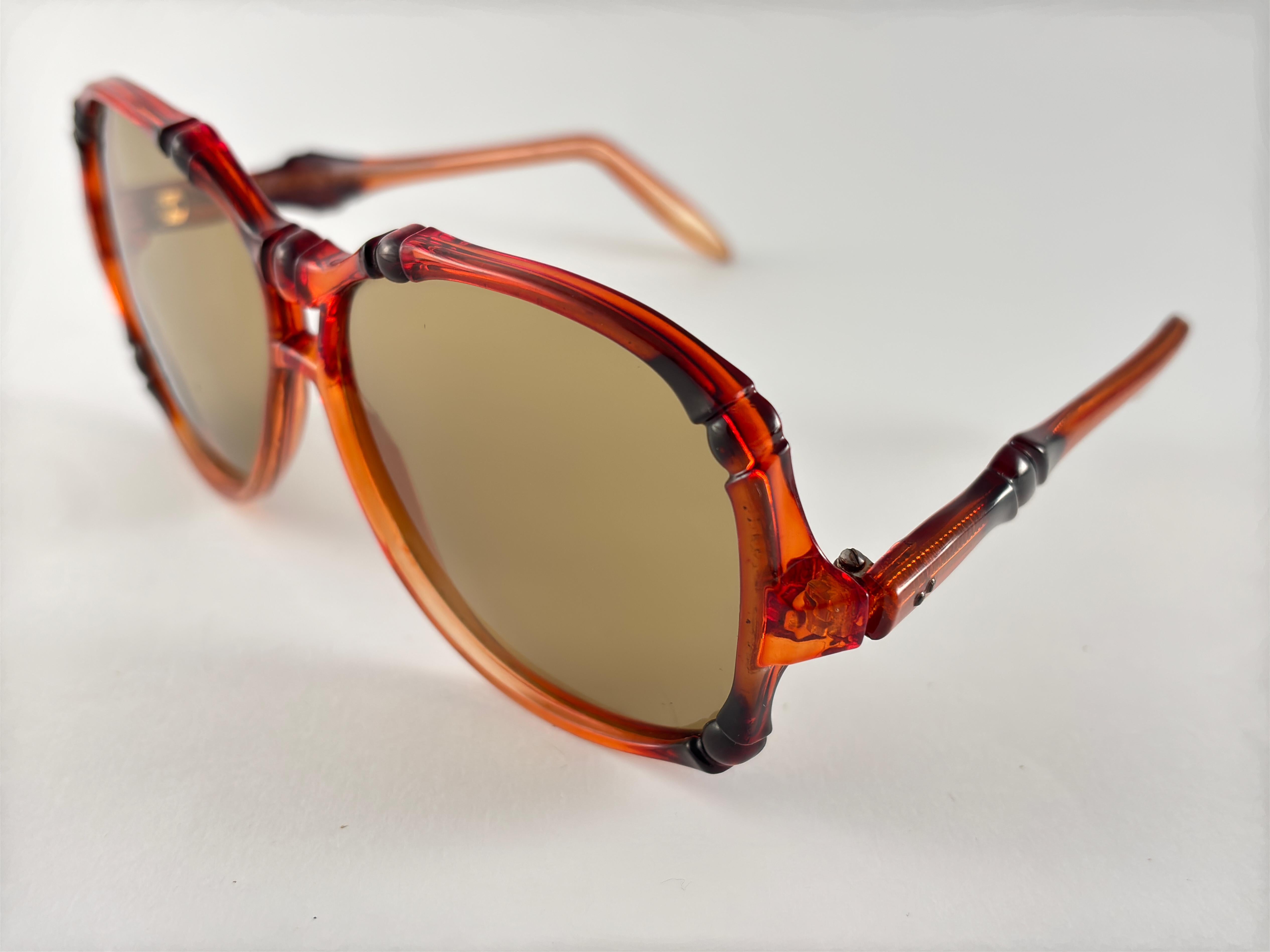 Vintage Solar Ban Ventura Oversized 1970'S Sunglasses

This Pair Have Minor Wear On Them Due To To Nearly 60 Years Of Storage.  


Front : 15 Cms
Lens Height : 5.5 Cms
Lens Width : 6.2 Cms
Temples : 13.5 Cms






