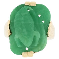 Bague cocktail vintage en or jaune 14 carats sculptée en jade, lézard et salamandre