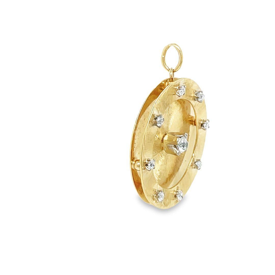Pendentif breloque vintage en or jaune 14 carats massif avec diamants en vente 1