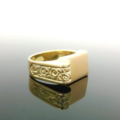Vintage Solid 14K Yellow Gold Rectangular Polished Signet w/ Scroll Work Ring