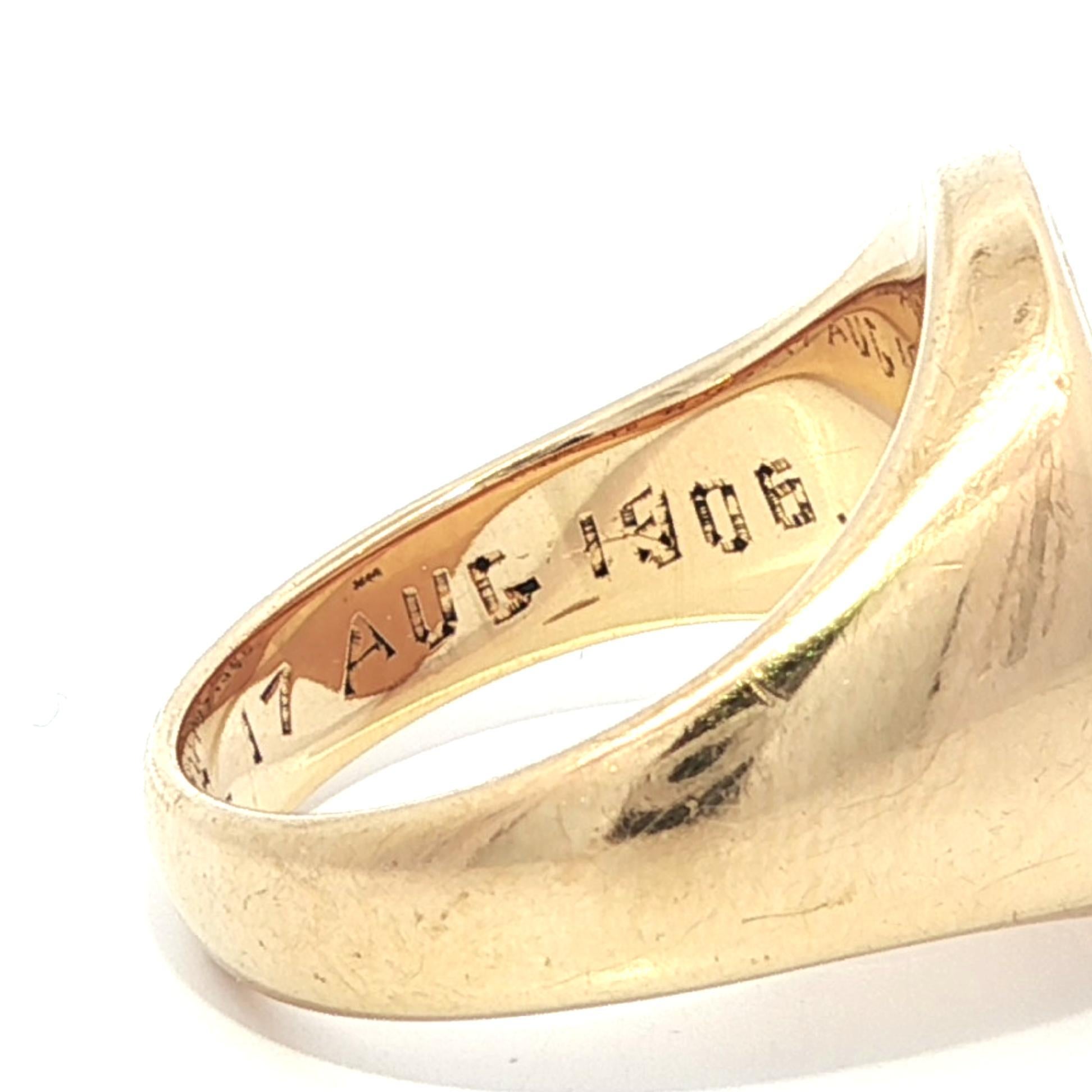 Anello con sigillo d'epoca in oro giallo massiccio 14 carati 