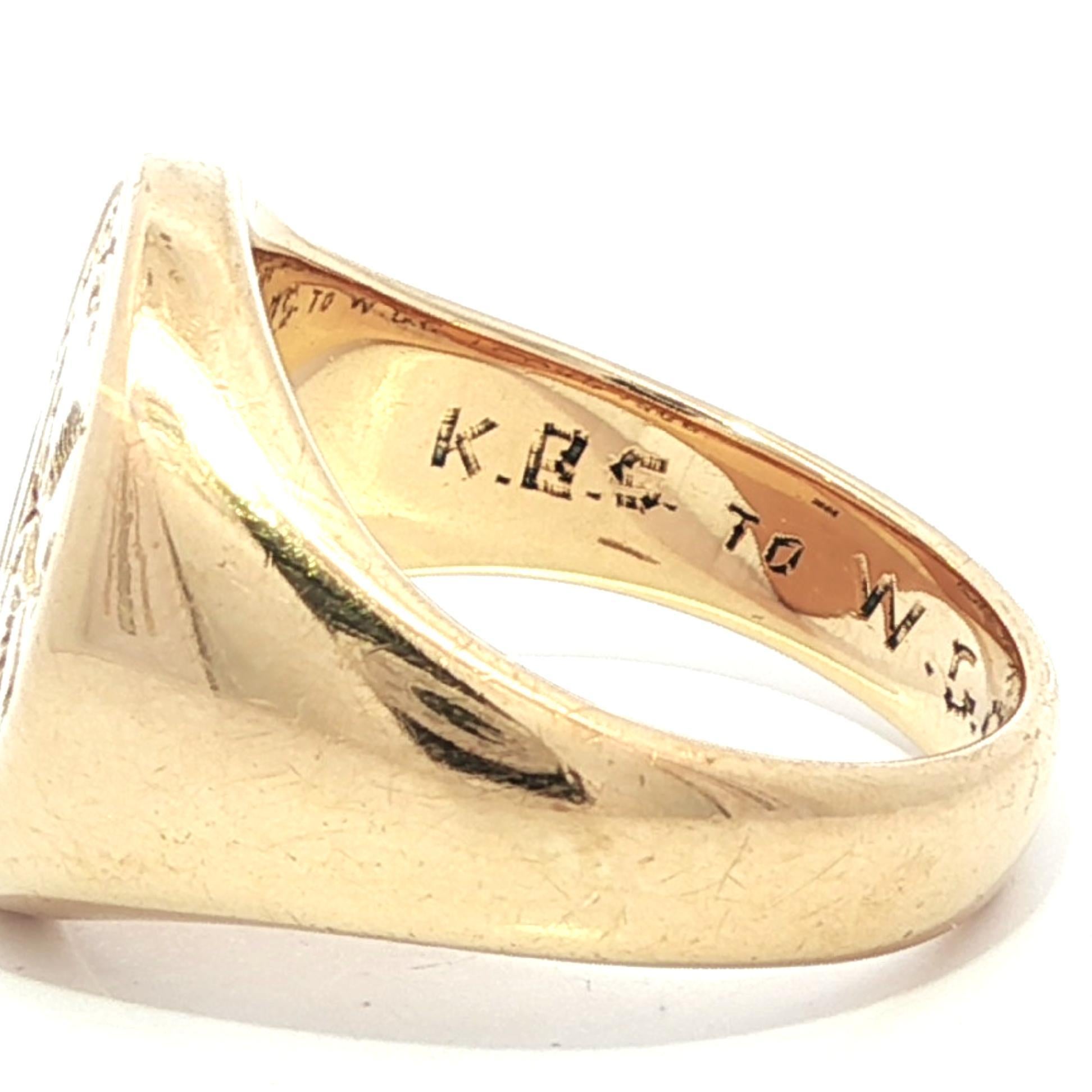 Anello con sigillo d'epoca in oro giallo massiccio 14 carati 