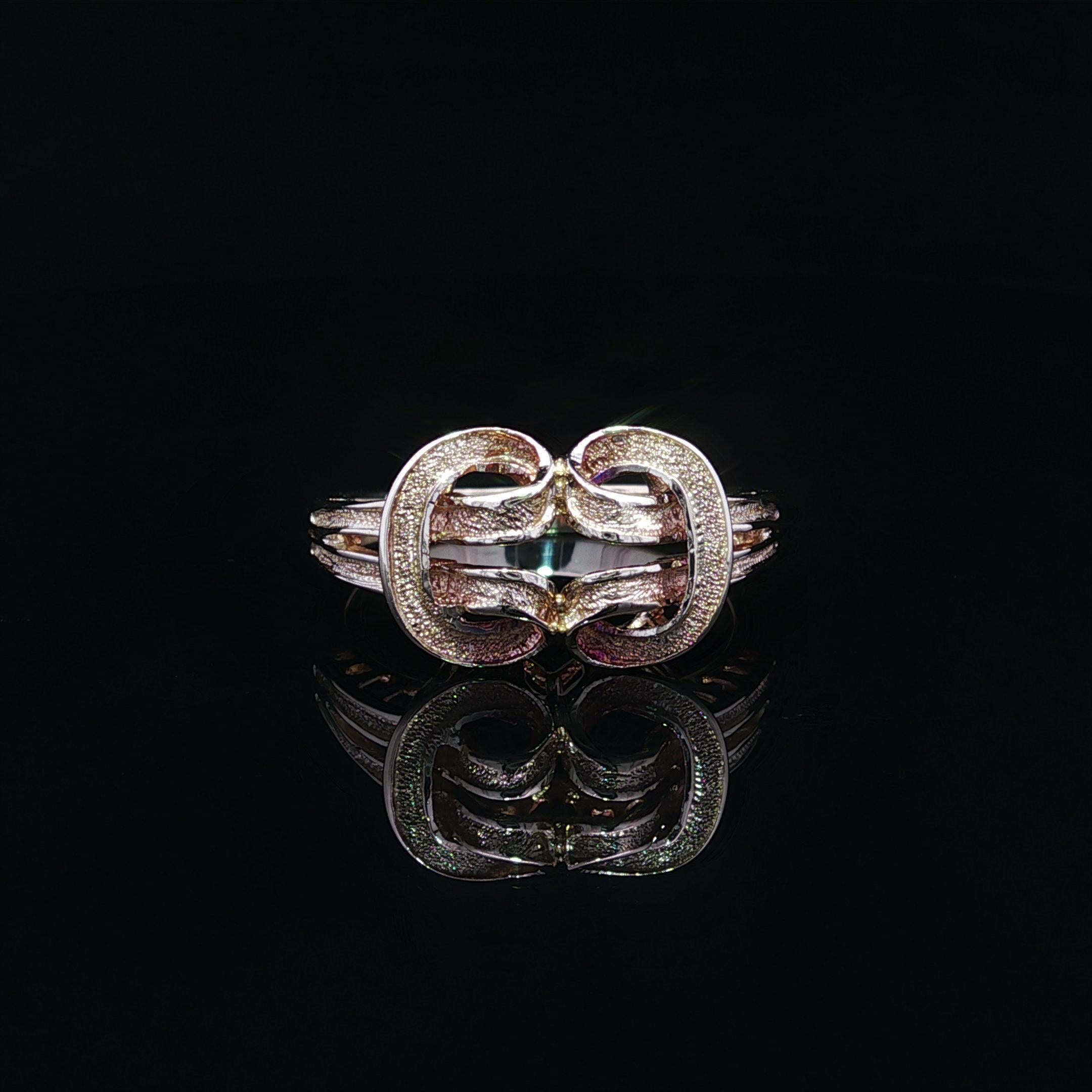 Material: Oro amarillo macizo de 14 quilates
Peso: 3,8 gramos
Tamaño del anillo: 7.0 (Ajustado en un dedo. Podemos personalizar el tamaño de este anillo).
Anchura del anillo: 10,1 mm (0,39