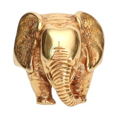 Vintage Solid 18 Karat Yellow Gold Elephant Motif Ring Heavy