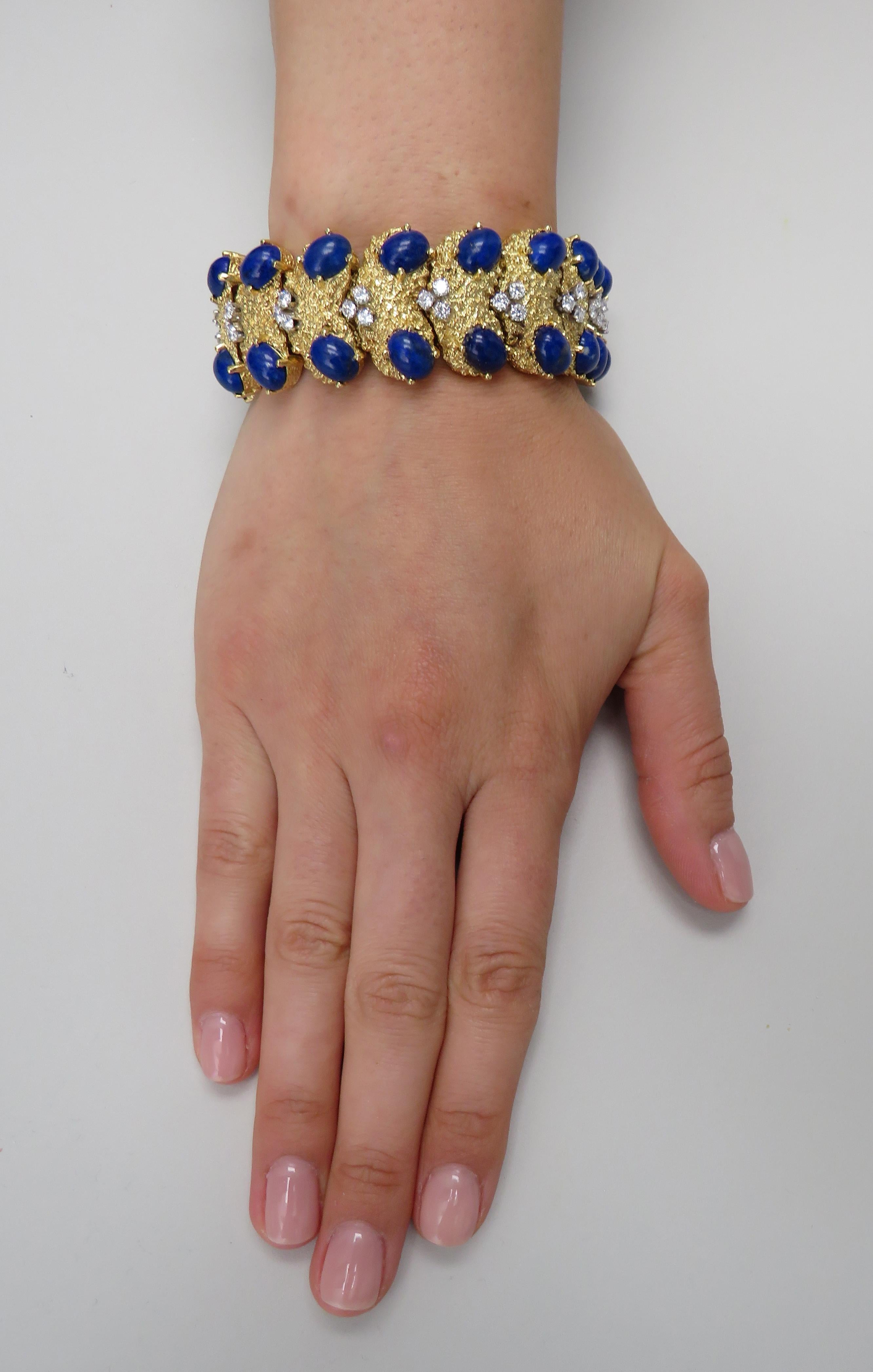 Cabochon Vintage Solid 18 Karat Yellow Gold Lapis and Diamond Bracelet