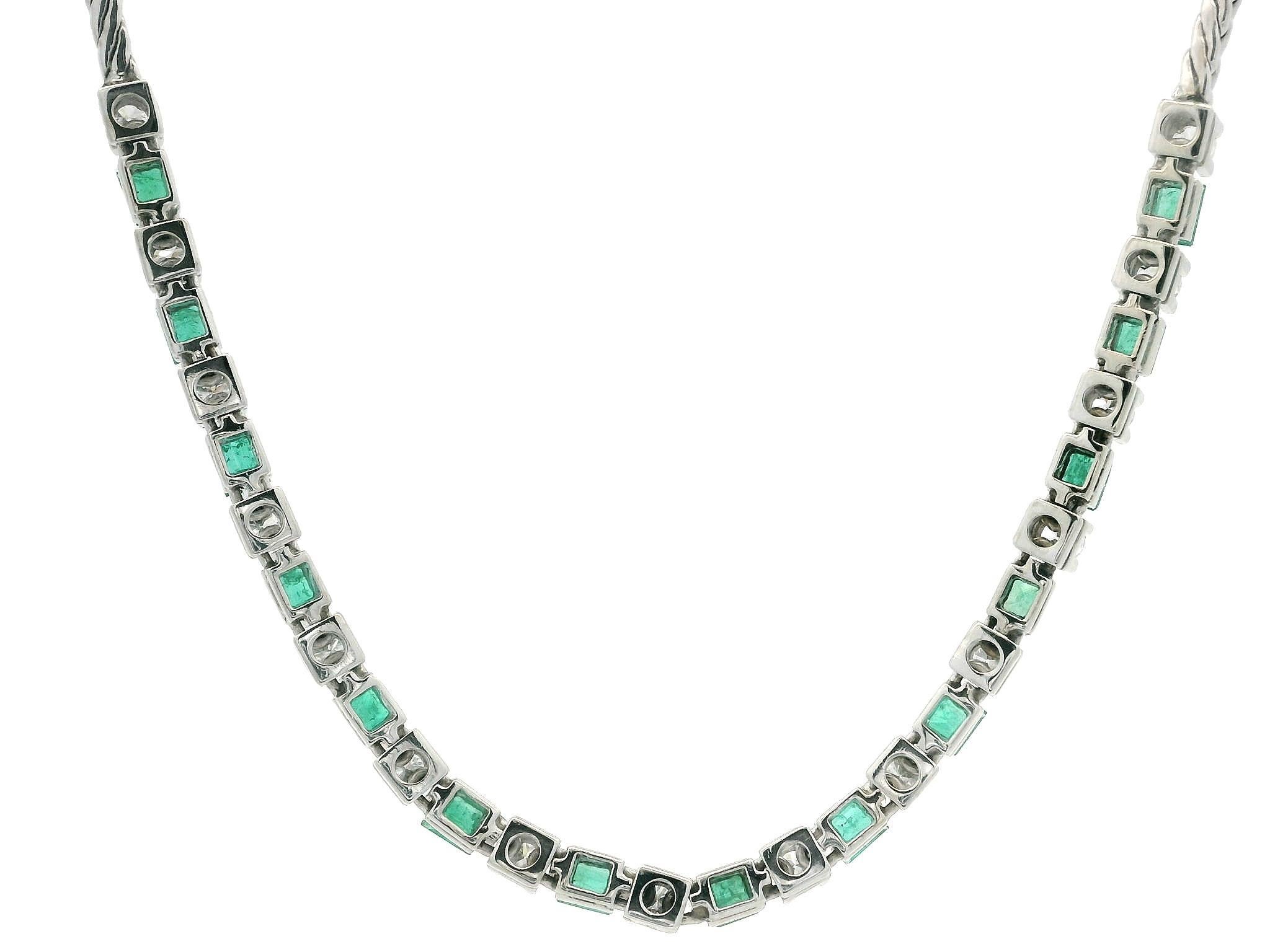 Collana vintage in oro bianco massiccio 18 carati con smeraldi e diamanti Fancy Line in vendita 1