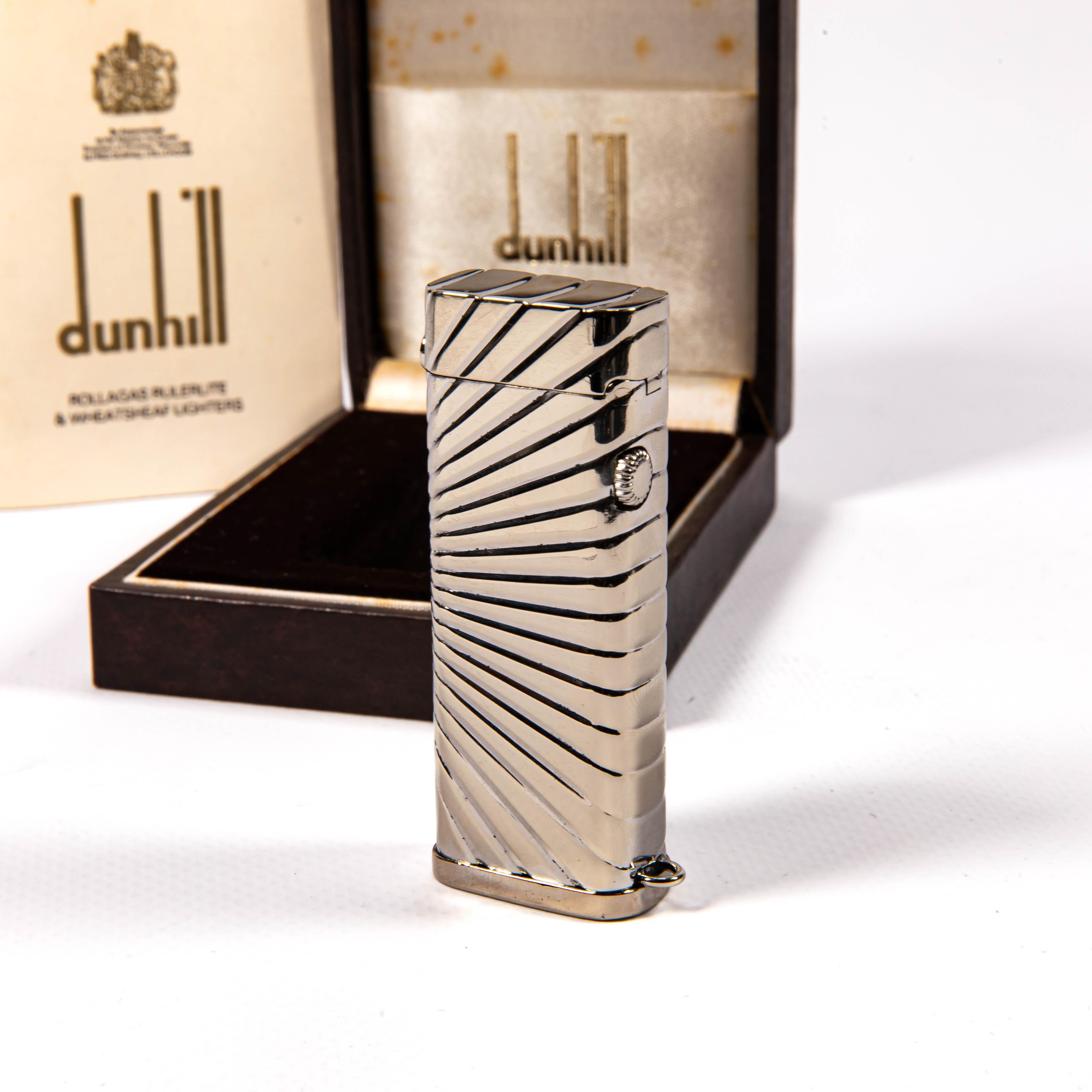 da uomo o donna Vintage Solid 18k White Gold Jacket DUNHILL Rollagas Lighter With Saphire 1970s in vendita