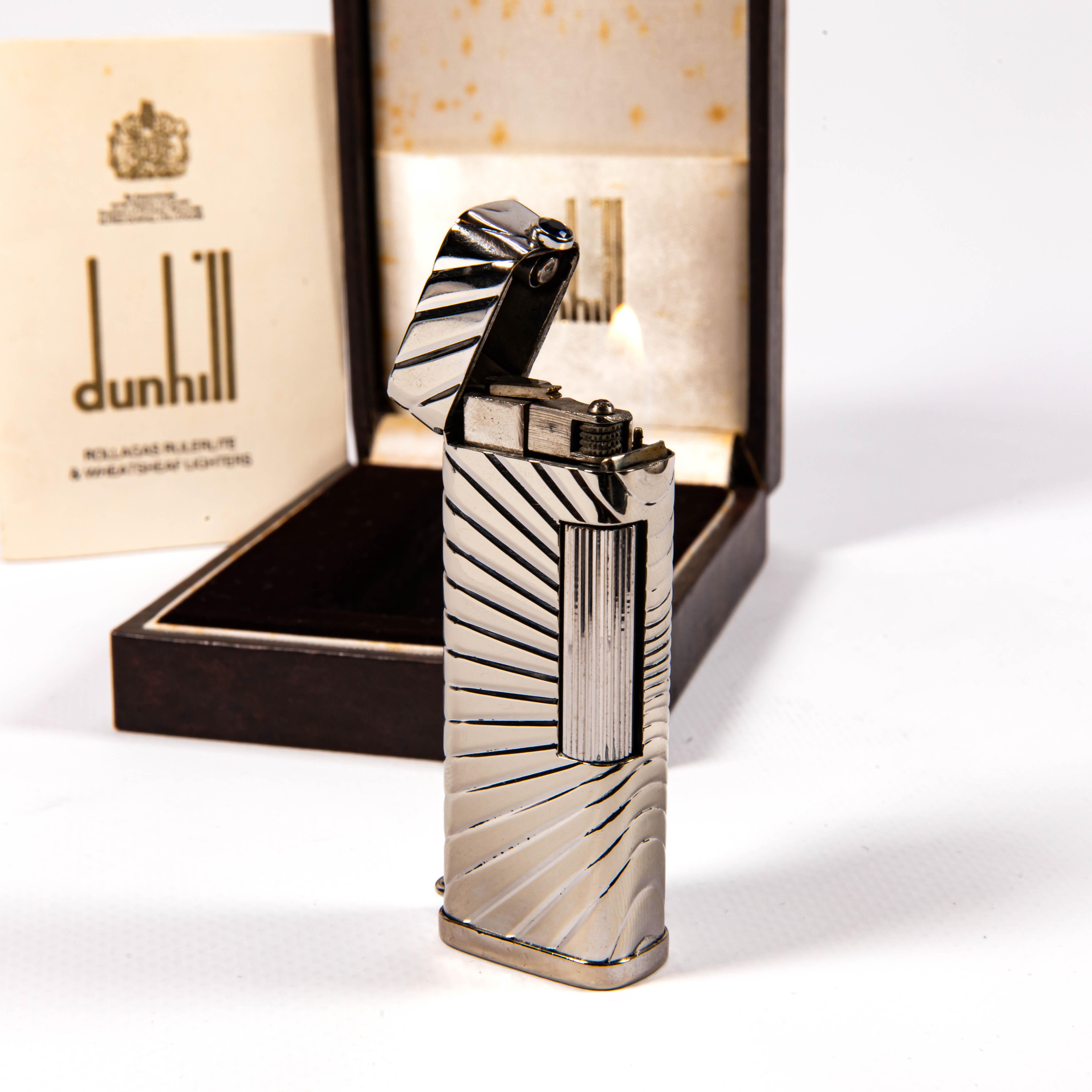 Vintage Solid 18k White Gold Jacket DUNHILL Rollagas Lighter With Saphire 1970s in vendita 2