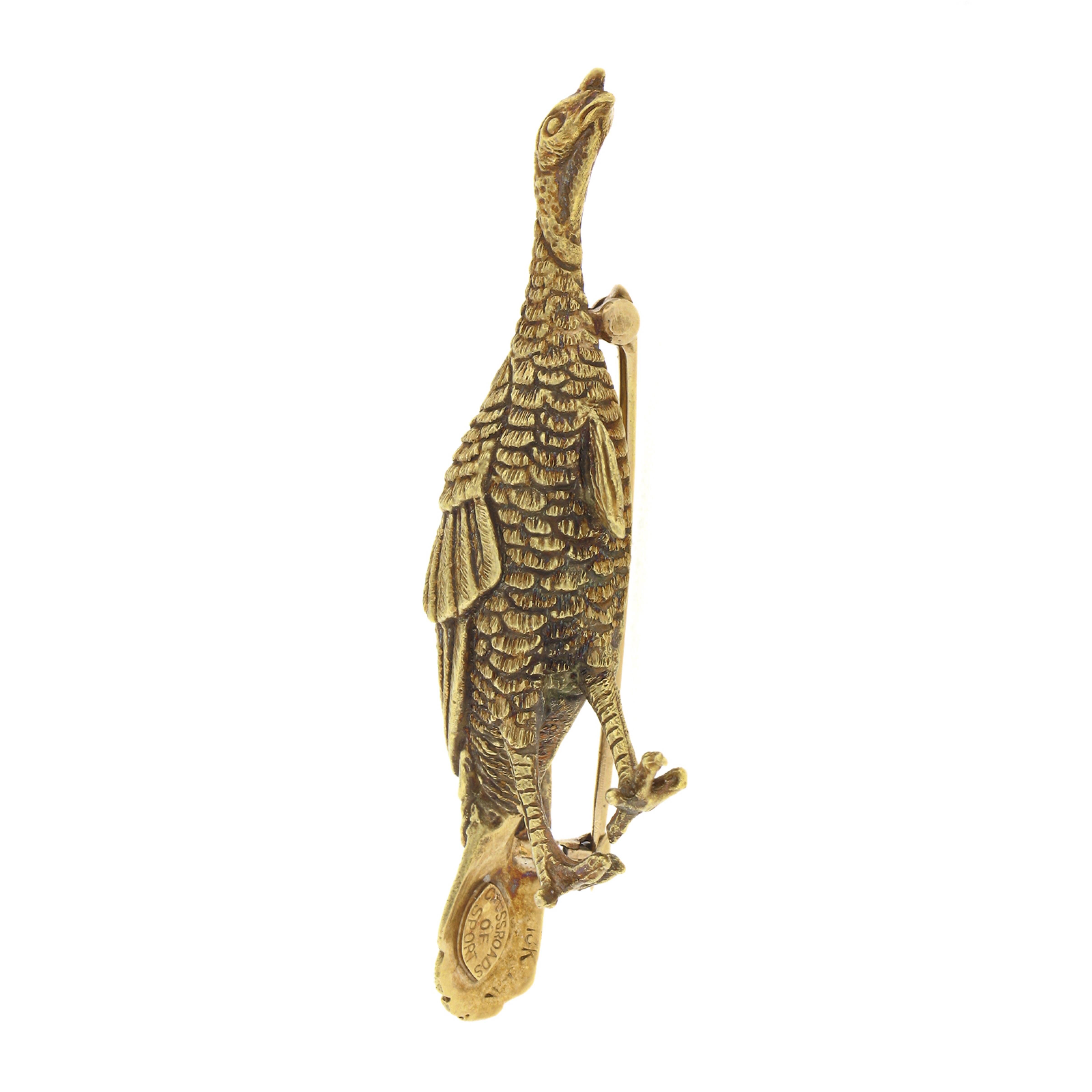 Vintage Solid 18k Yellow Gold Detailed Textured 3D Turkey Bird Pin Brooch In Excellent Condition For Sale In Montclair, NJ