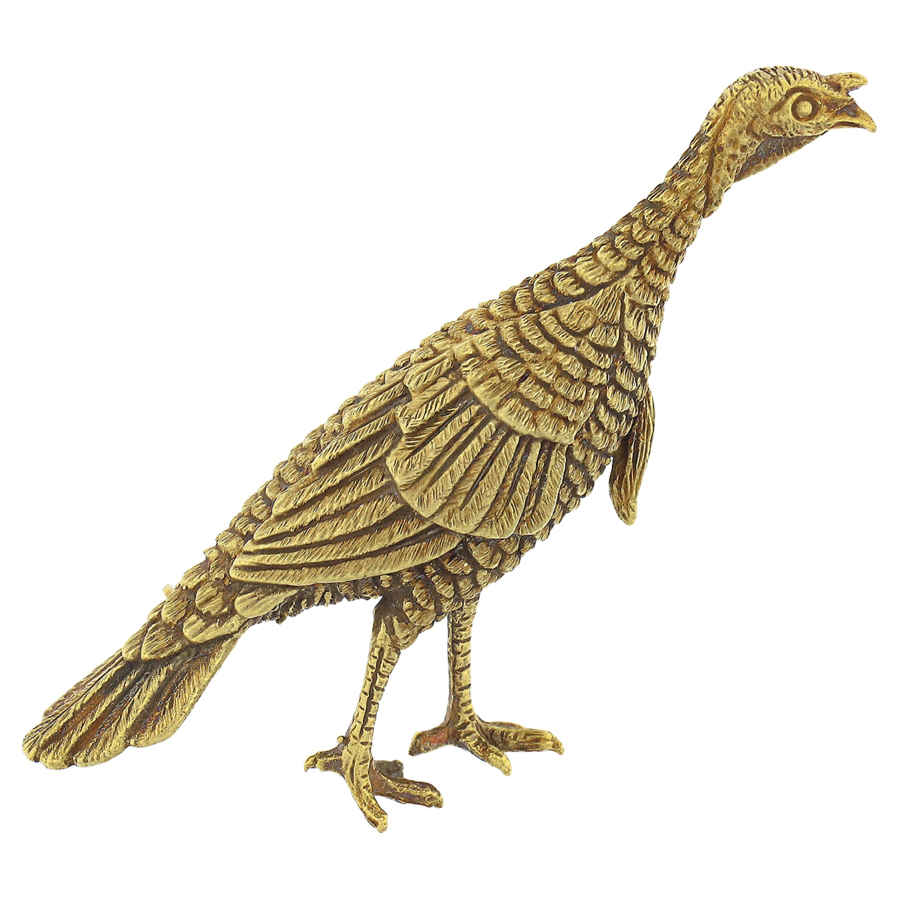 Vintage Solid 18k Yellow Gold Detailed Textured 3D Turkey Bird Pin Brooch For Sale