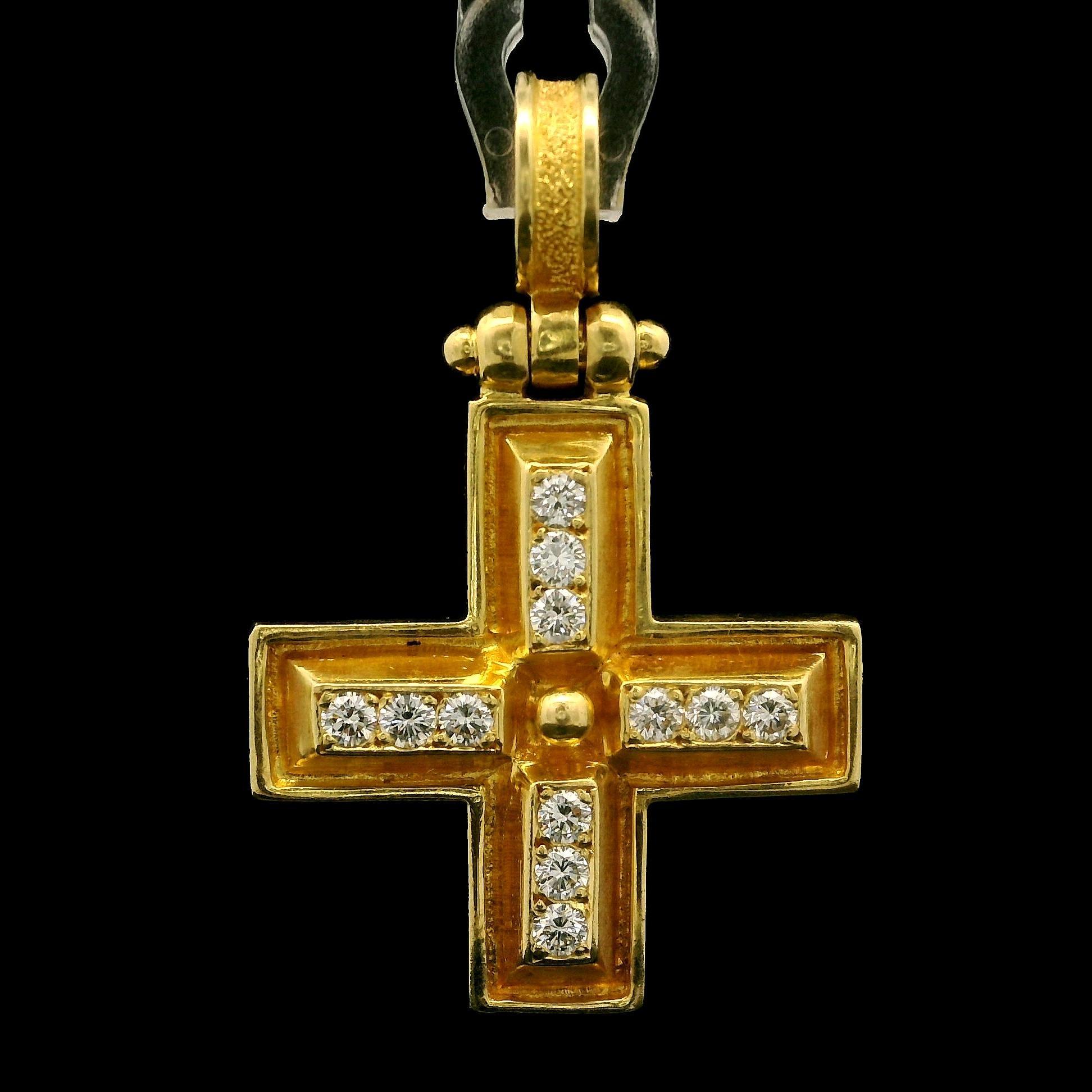 Vintage Solid 18k Gelbgold hohe Qualität 0,60ctw Runde Diamant Kreuz Anhänger Damen im Angebot