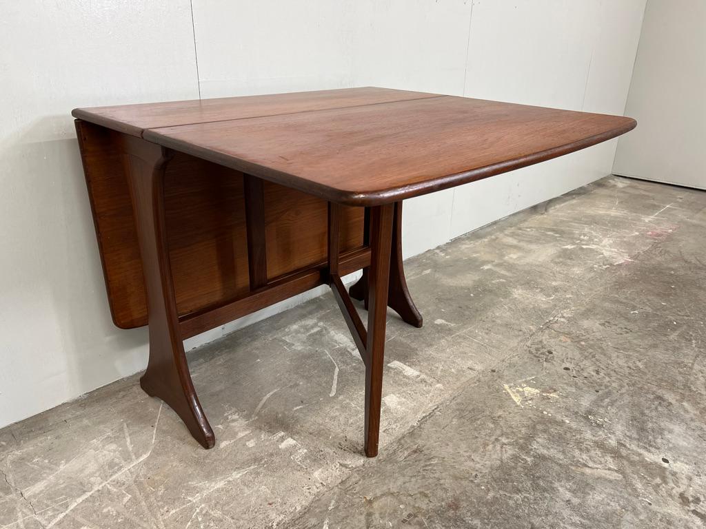 Table de salle à manger à abattant en teck massif des années 1960 en vente 4