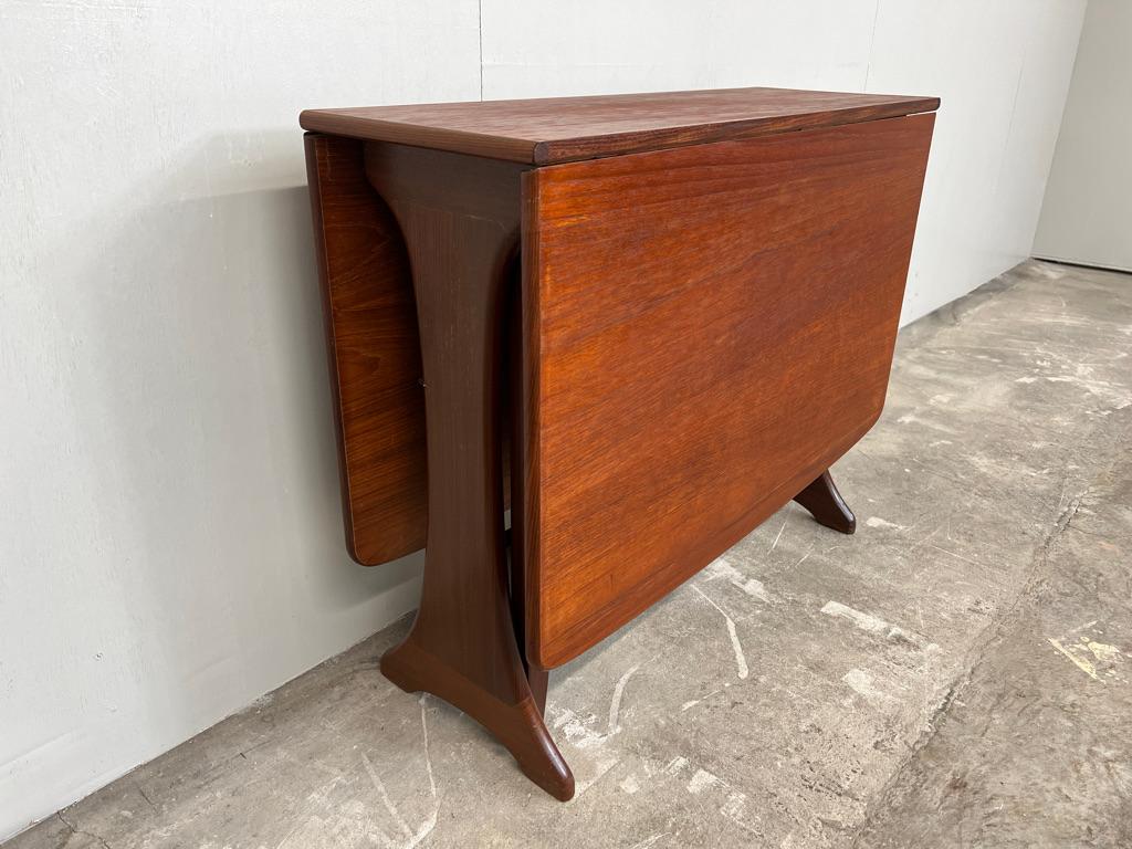 Table de salle à manger à abattant en teck massif des années 1960 en vente 5