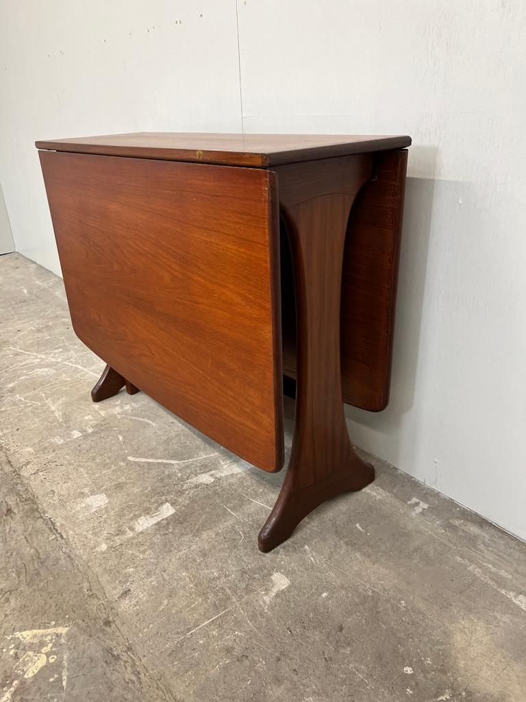 Table de salle à manger à abattant en teck massif des années 1960 en vente 7