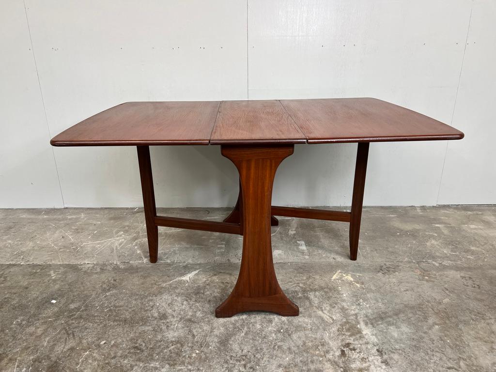 Table de salle à manger à abattant en teck massif des années 1960 Bon état - En vente à Markington, GB