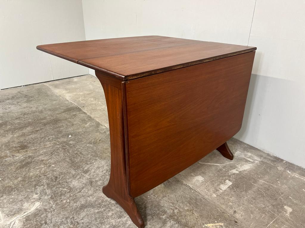 Table de salle à manger à abattant en teck massif des années 1960 en vente 2