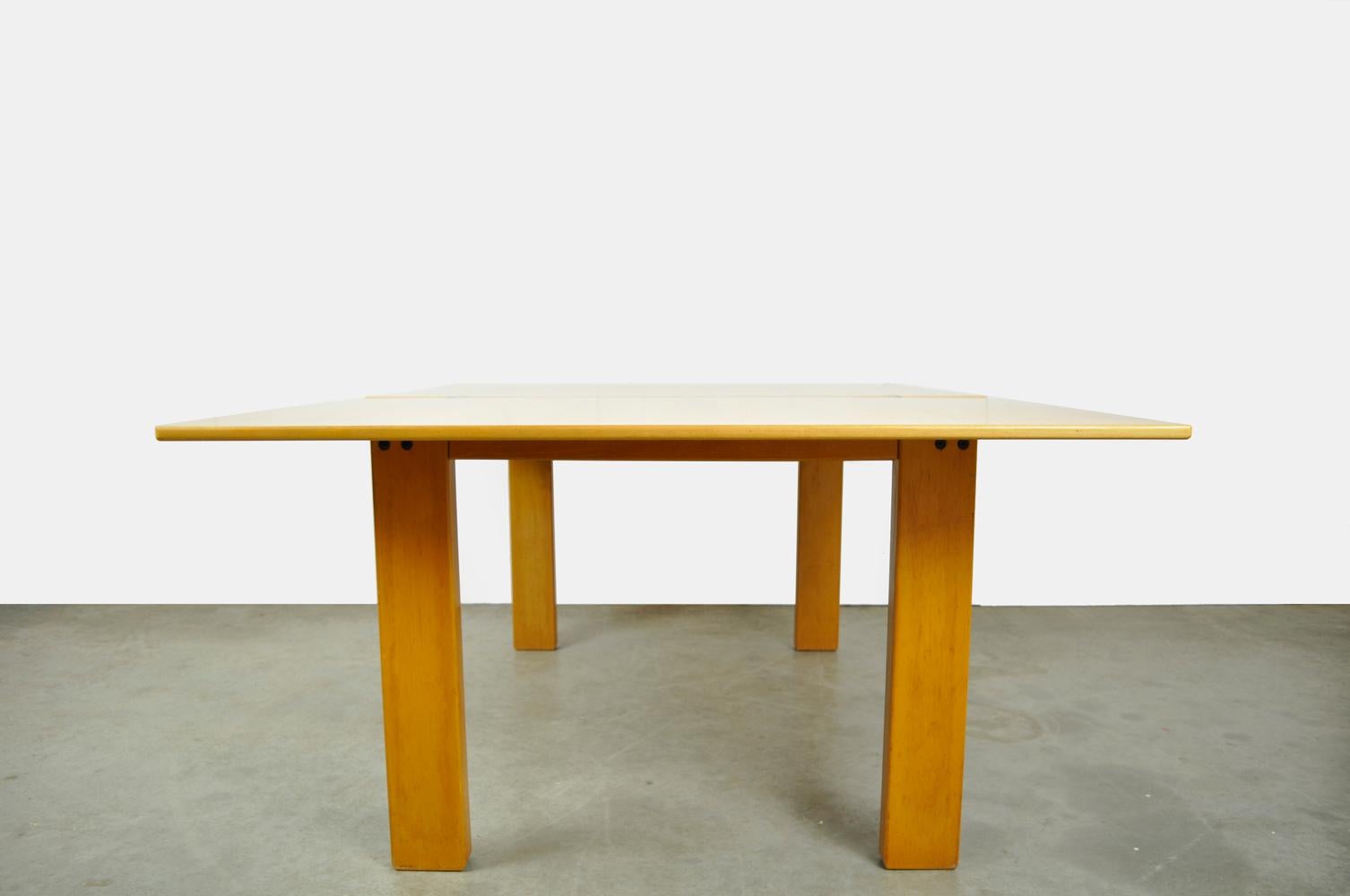 Mid-Century Modern Vintage solid beech extendable dining table by Ibisco Sedie, Italian 1970s For Sale